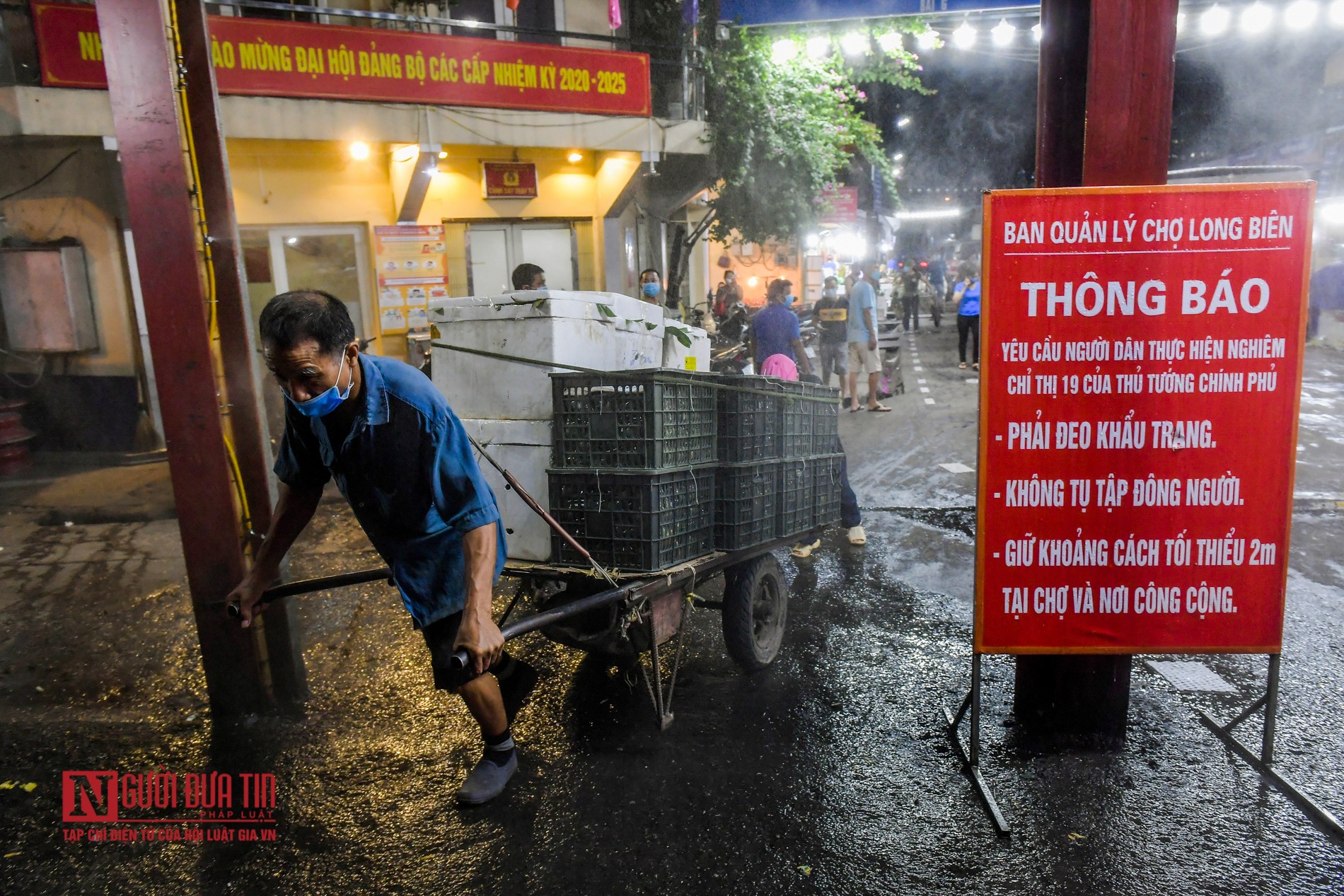 Tin nhanh - “Lá chắn” phòng dịch tại chợ đầu mối hoa quả lớn nhất miền Bắc (Hình 5).