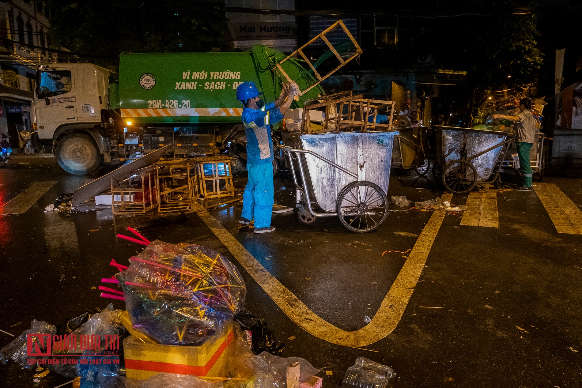 Tin nhanh - Hậu Trung thu, rác thải tràn ngập phố cổ Hà Nội (Hình 11).