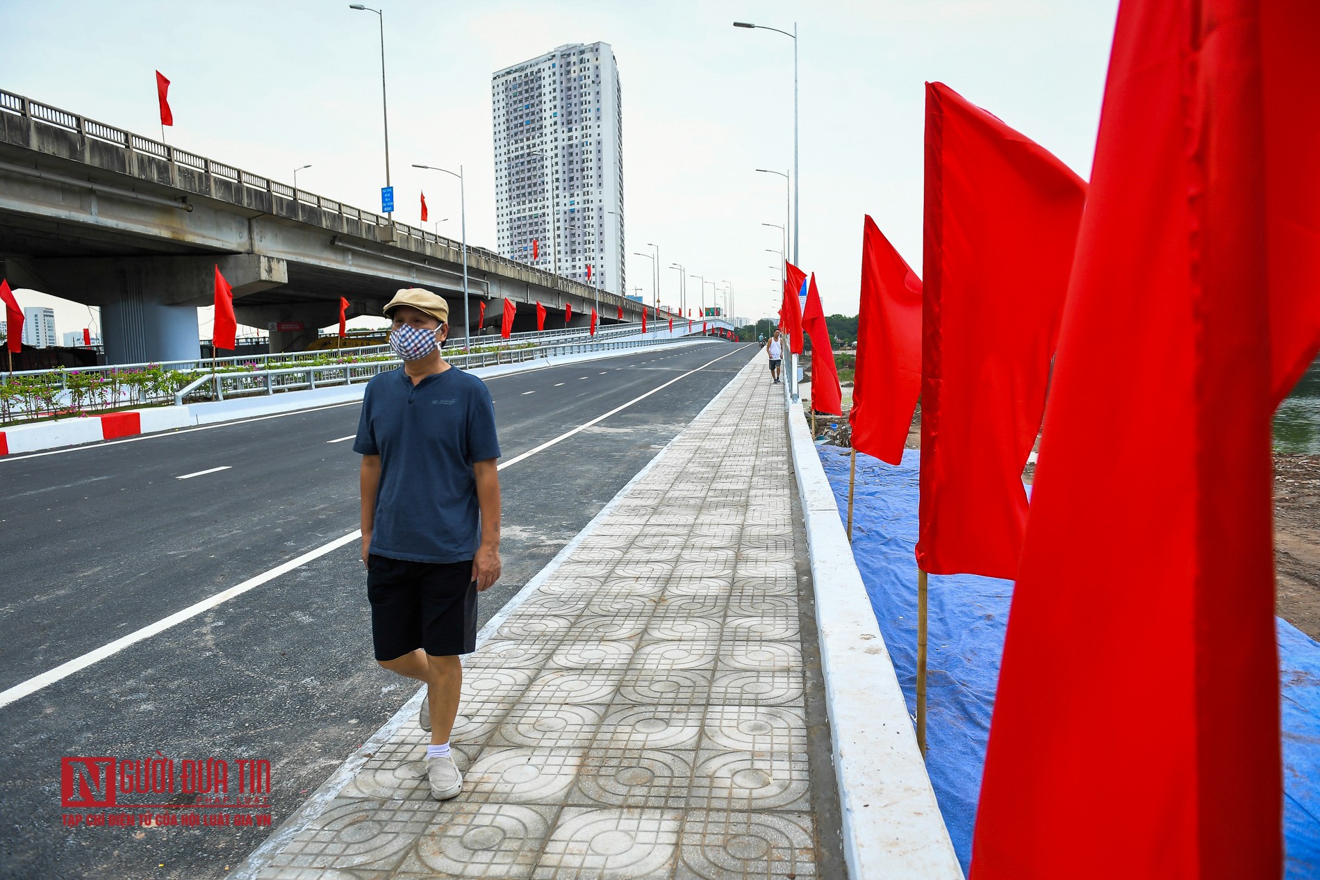 Tin nhanh - Hà Nội: Thông xe cầu vượt thấp qua hồ Linh Đàm (Hình 9).