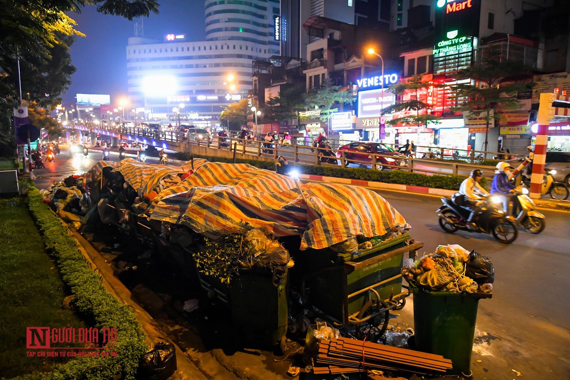 Tin nhanh - Hà Nội: Rác thải bủa vây nhiều tuyến phố (Hình 3).