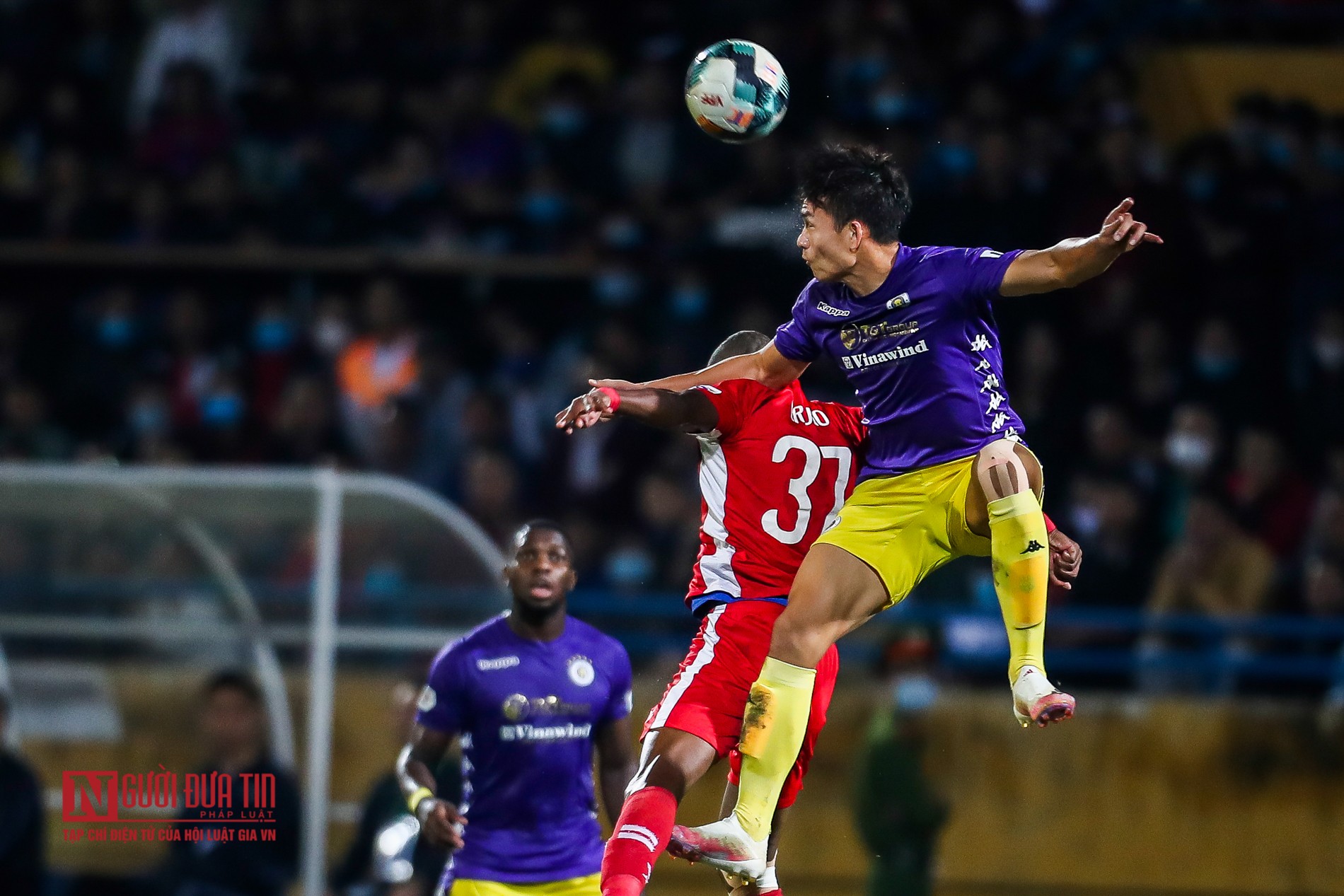 Tin nhanh - Chùm ảnh: Cầm hòa 0-0, Viettel giữ vững ngôi đầu bảng (Hình 15).