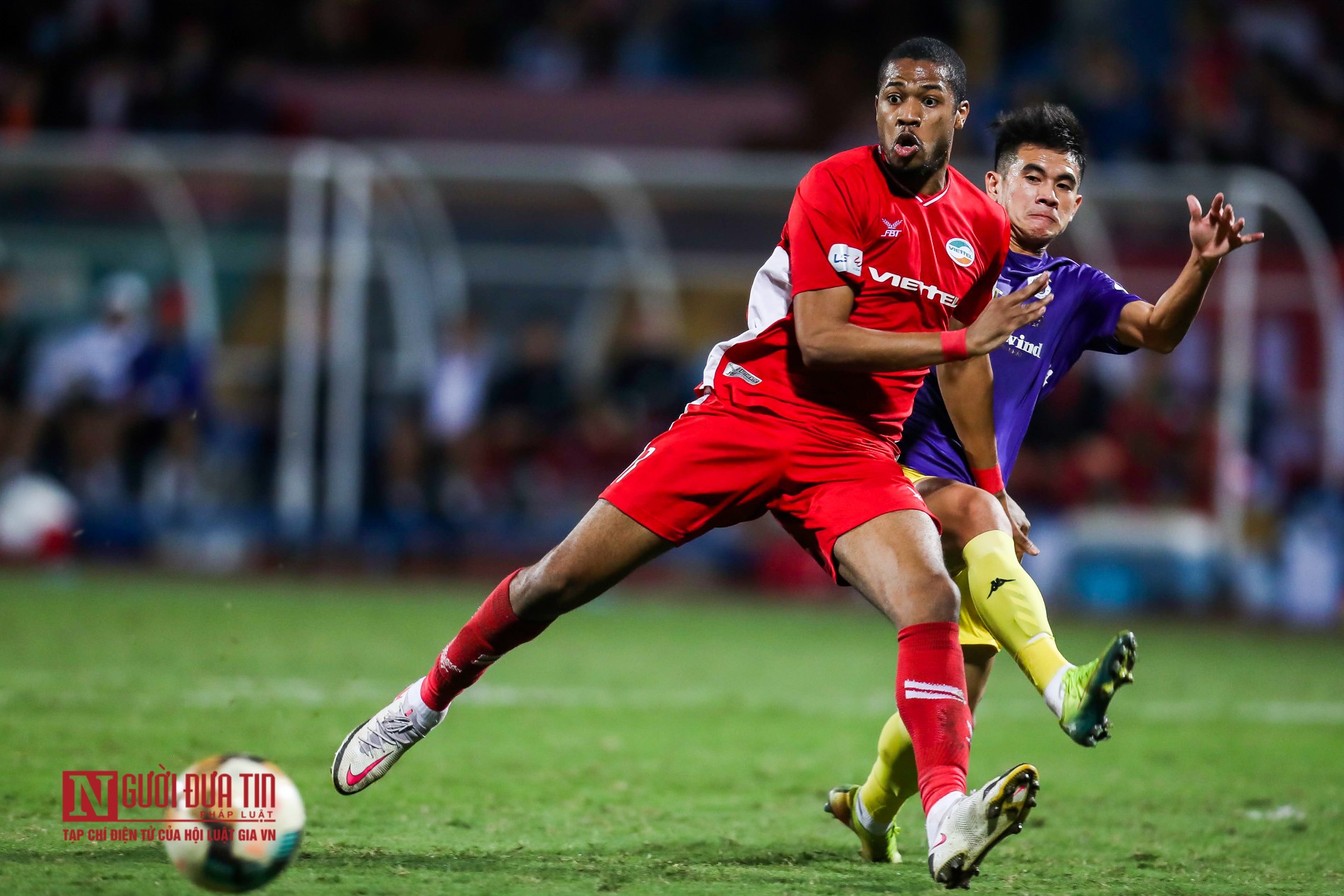 Tin nhanh - Chùm ảnh: Cầm hòa 0-0, Viettel giữ vững ngôi đầu bảng (Hình 6).