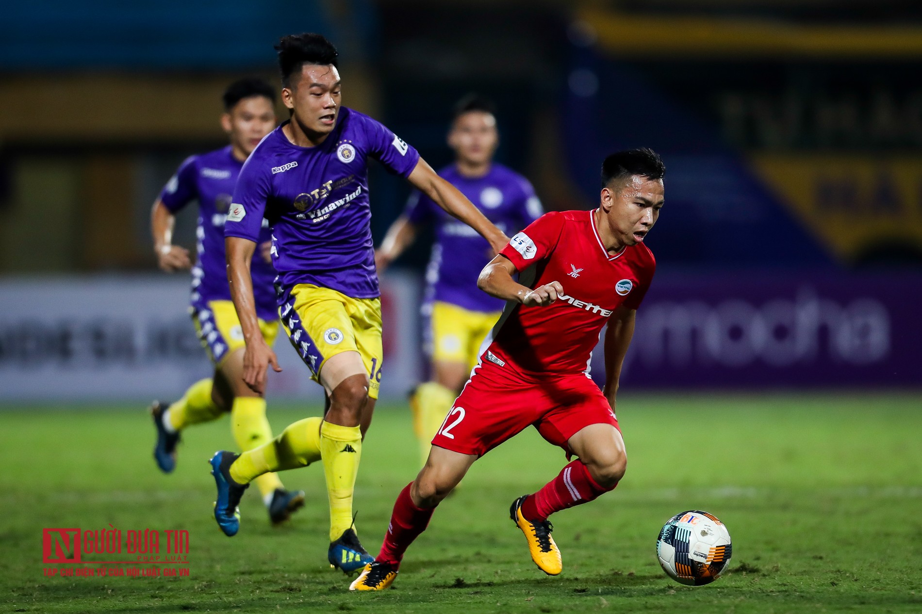 Tin nhanh - Chùm ảnh: Cầm hòa 0-0, Viettel giữ vững ngôi đầu bảng (Hình 4).