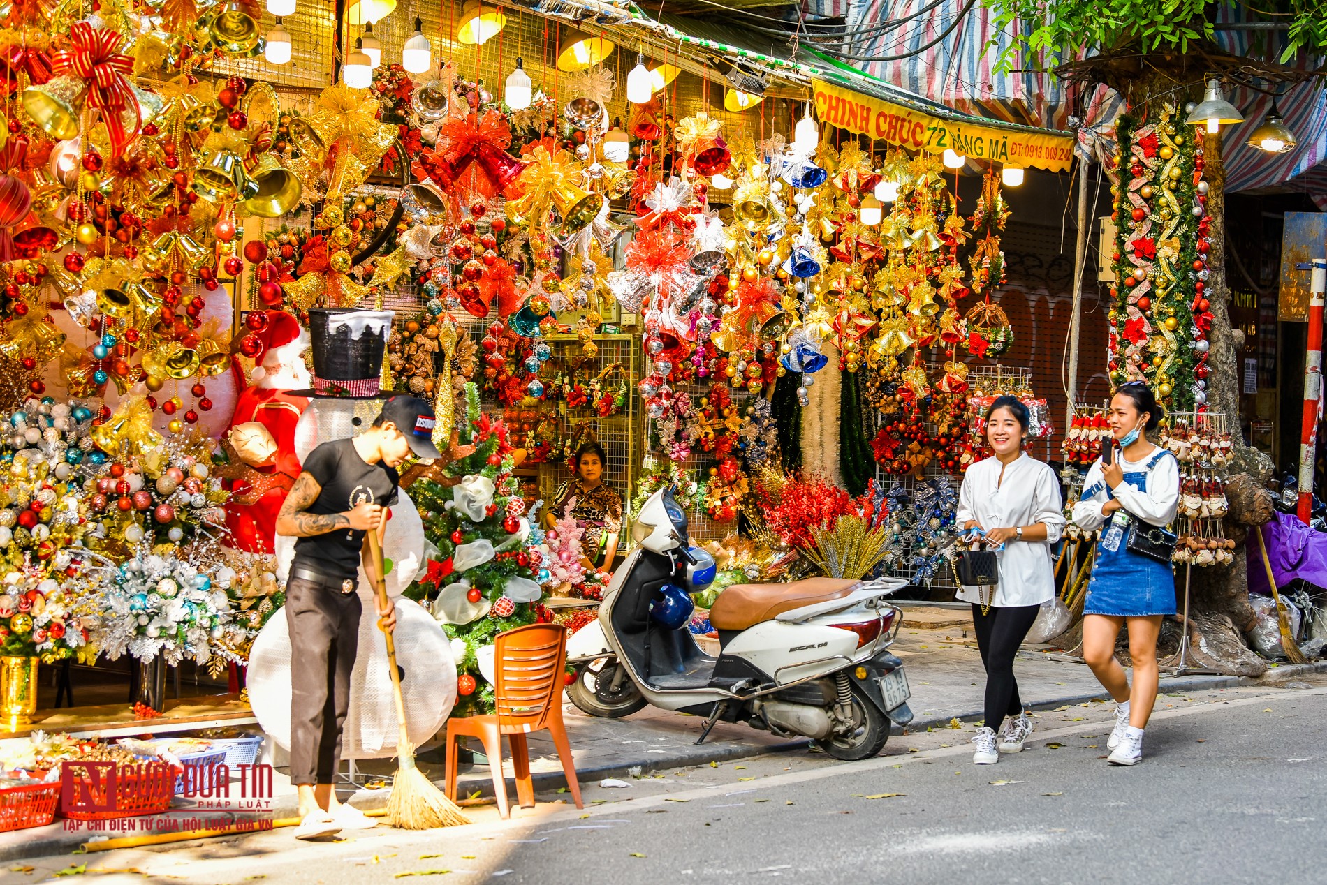 Tiêu dùng & Dư luận - Hàng Mã rực rỡ sắc màu đón Noel (Hình 10).