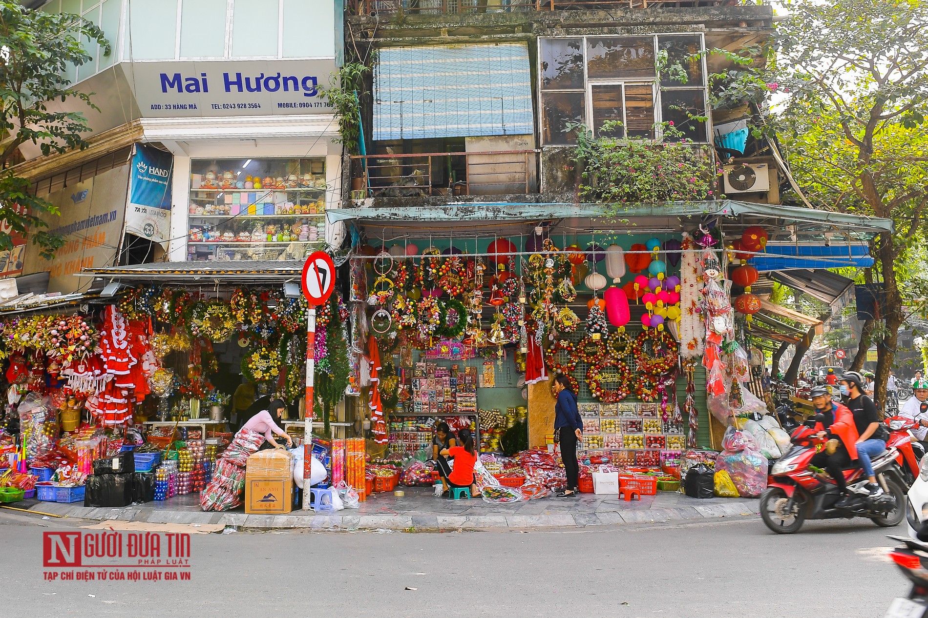 Tiêu dùng & Dư luận - Hàng Mã rực rỡ sắc màu đón Noel