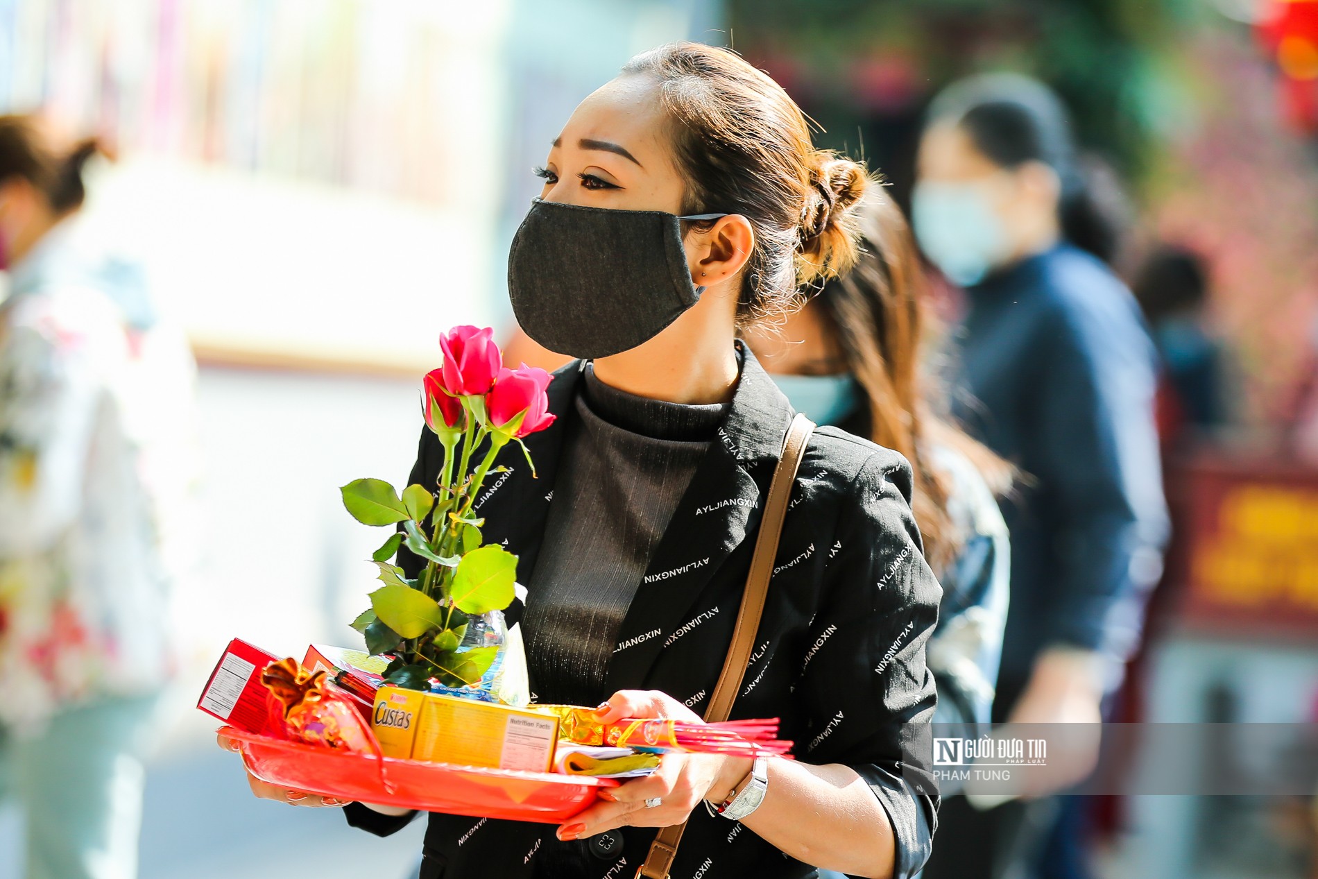 Tin nhanh - Hà Nội: Giới trẻ đến chùa Hà cầu tình duyên trong ngày Valentine (Hình 6).