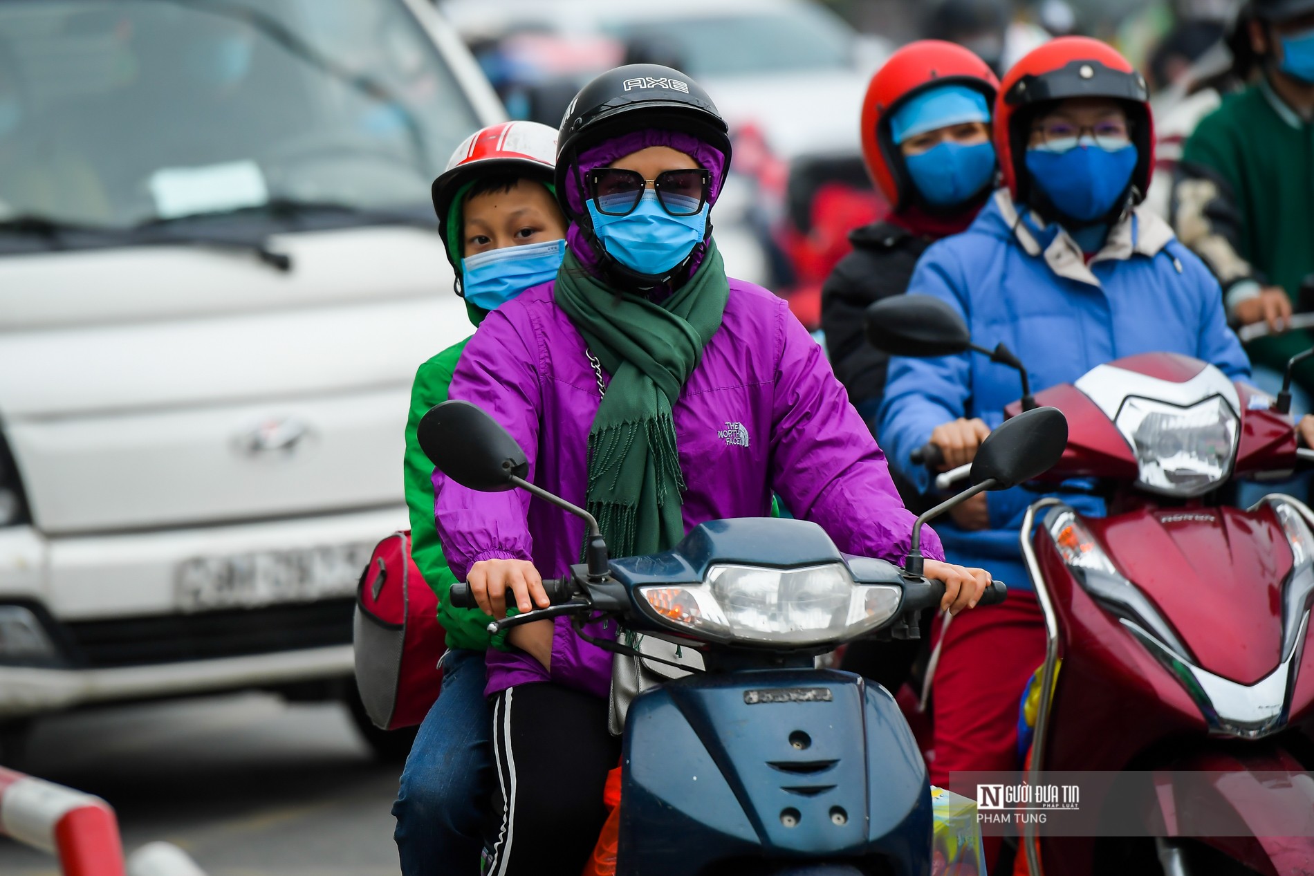 Tin nhanh - Người dân đổ về Thủ đô sau nghỉ Tết Nguyên đán (Hình 8).