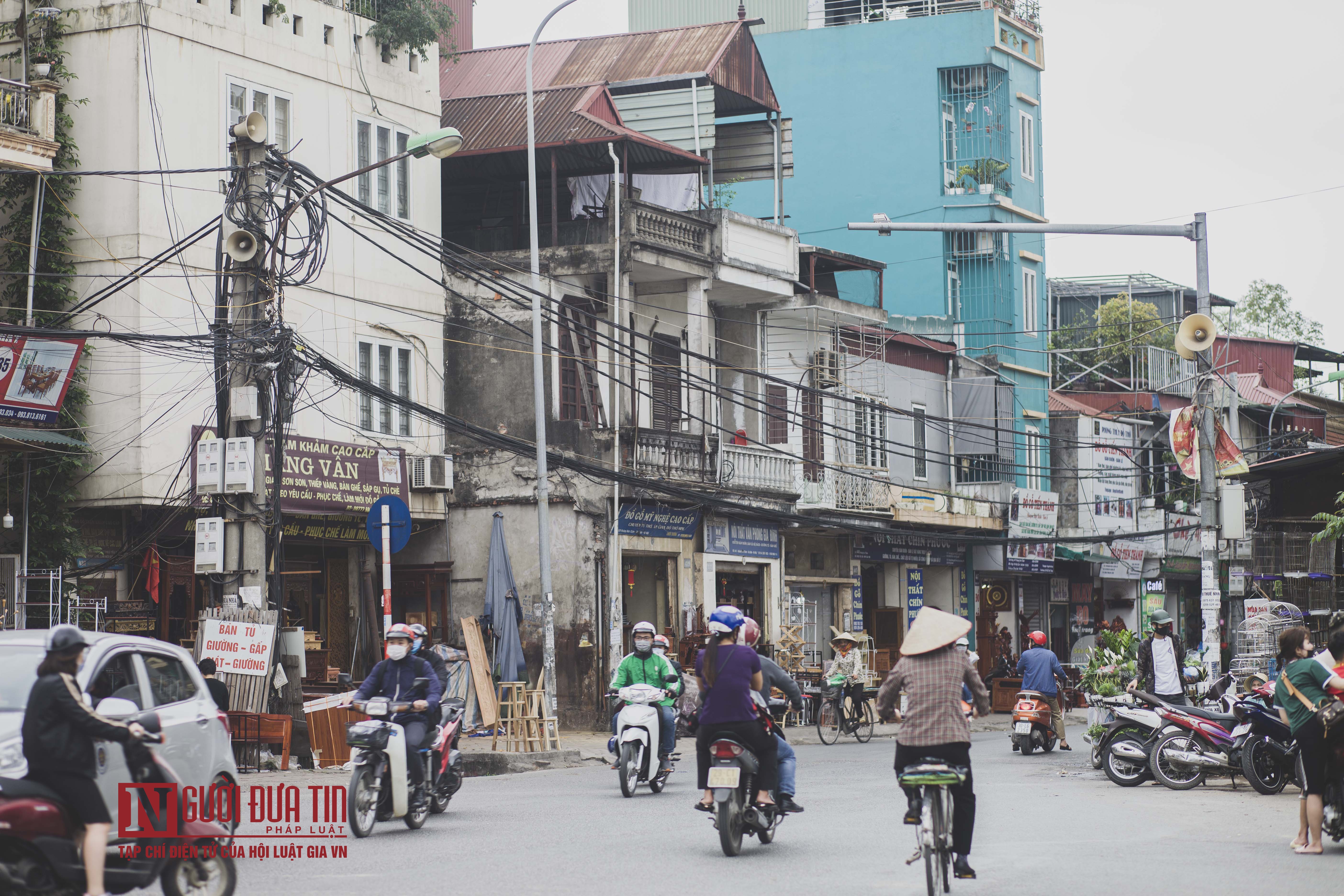 Dân sinh - Dây điện chằng chịt trên nhiều tuyến phố, nguy hiểm cận kề người dân (Hình 10).