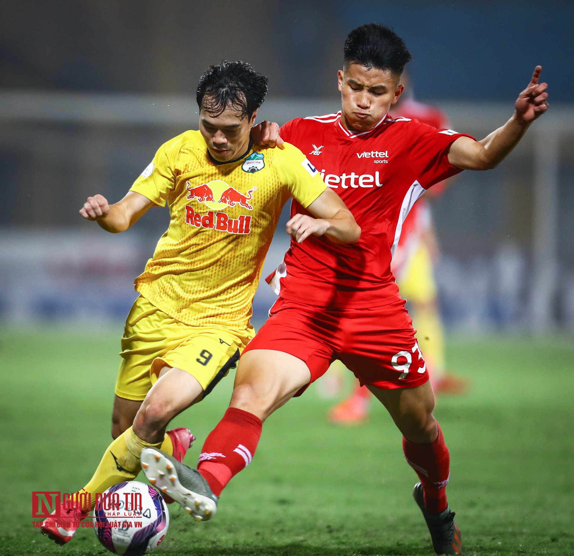 Thể thao - Chùm ảnh: Đánh bại Viettel, HAGL lên đầu bảng V-League (Hình 4).