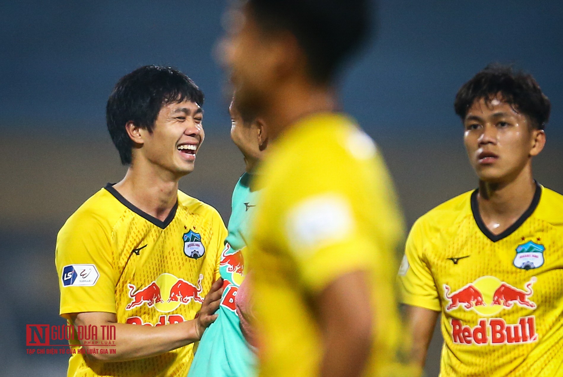 Thể thao - Chùm ảnh: Đánh bại Viettel, HAGL lên đầu bảng V-League (Hình 12).