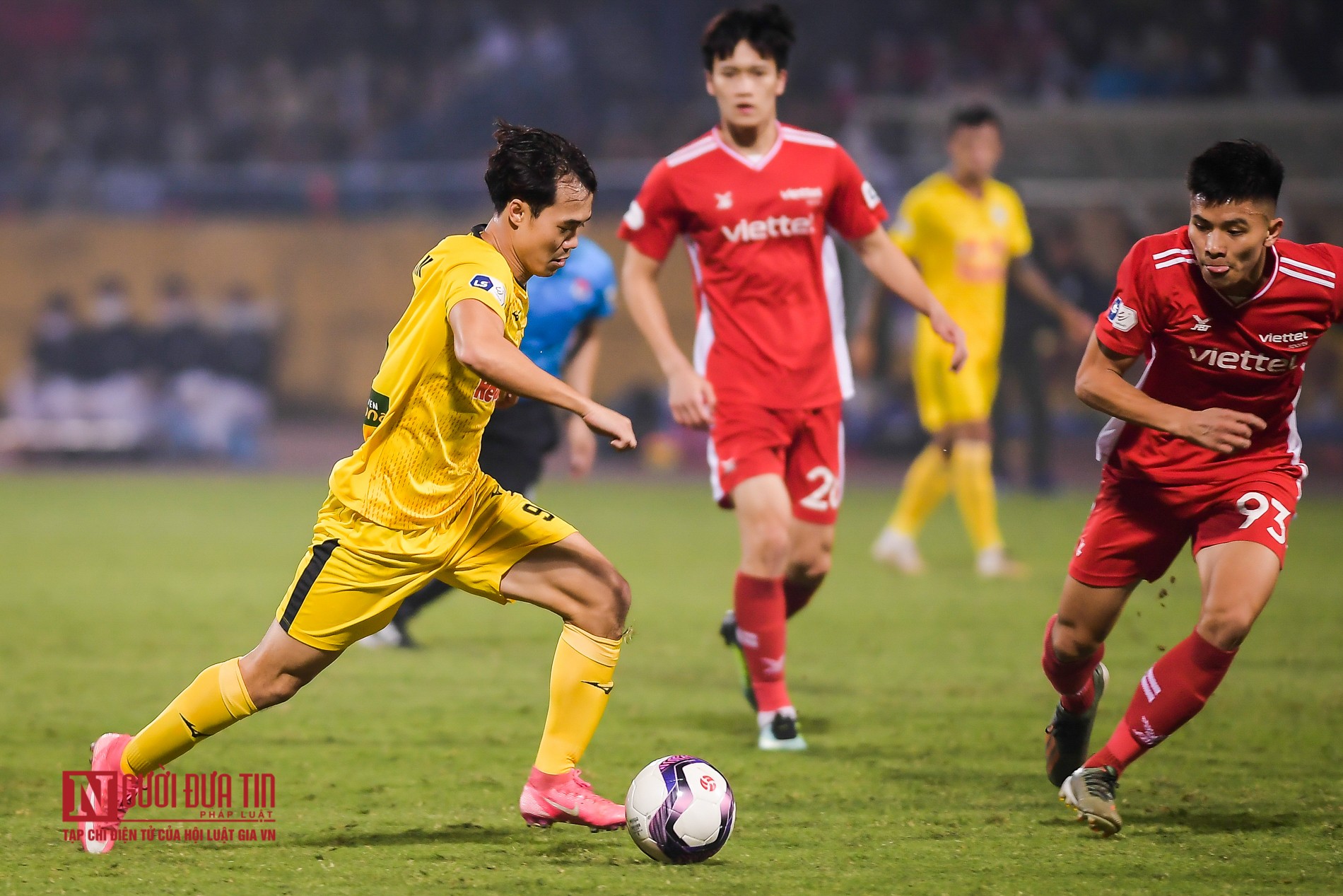 Thể thao - Chùm ảnh: Đánh bại Viettel, HAGL lên đầu bảng V-League (Hình 10).