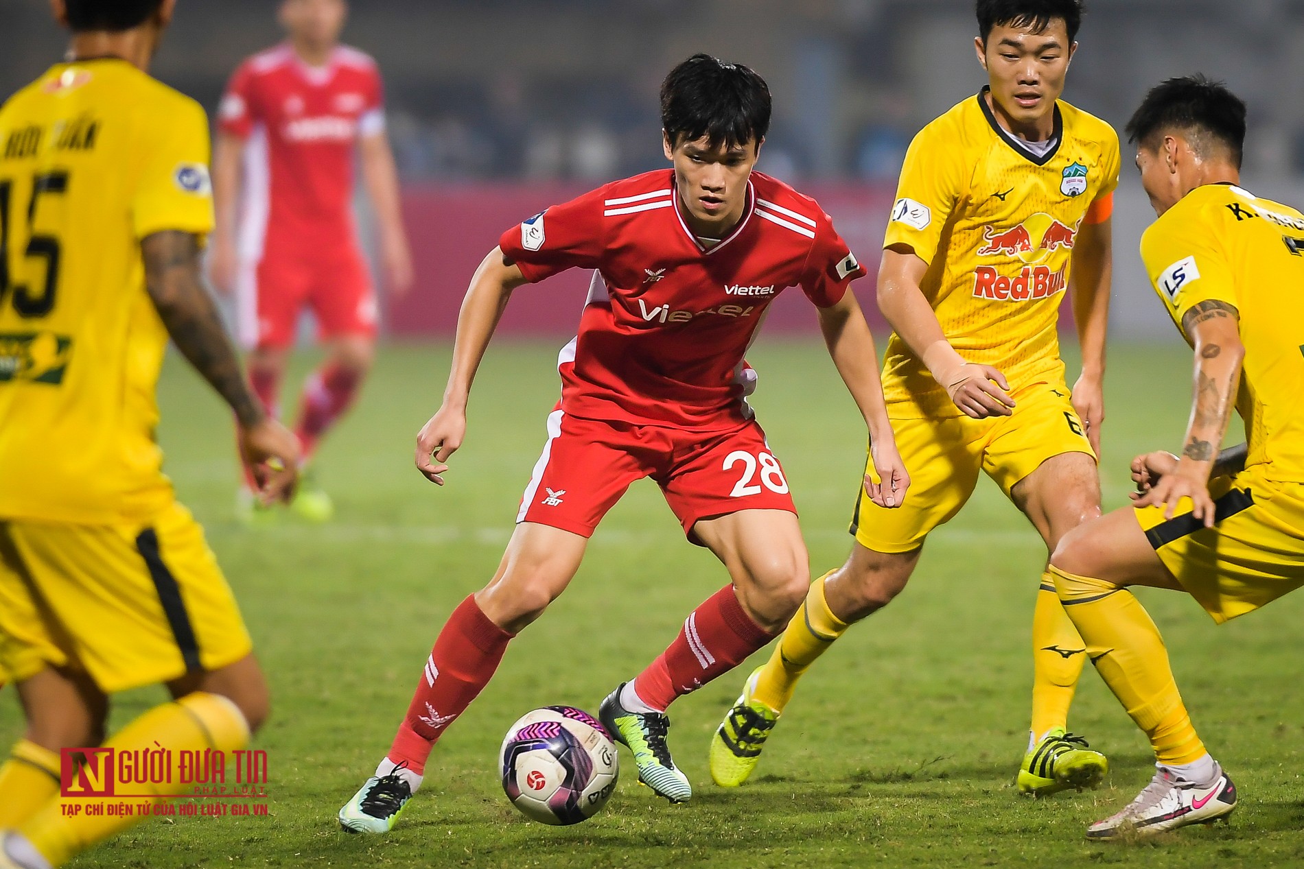 Thể thao - Chùm ảnh: Đánh bại Viettel, HAGL lên đầu bảng V-League (Hình 8).