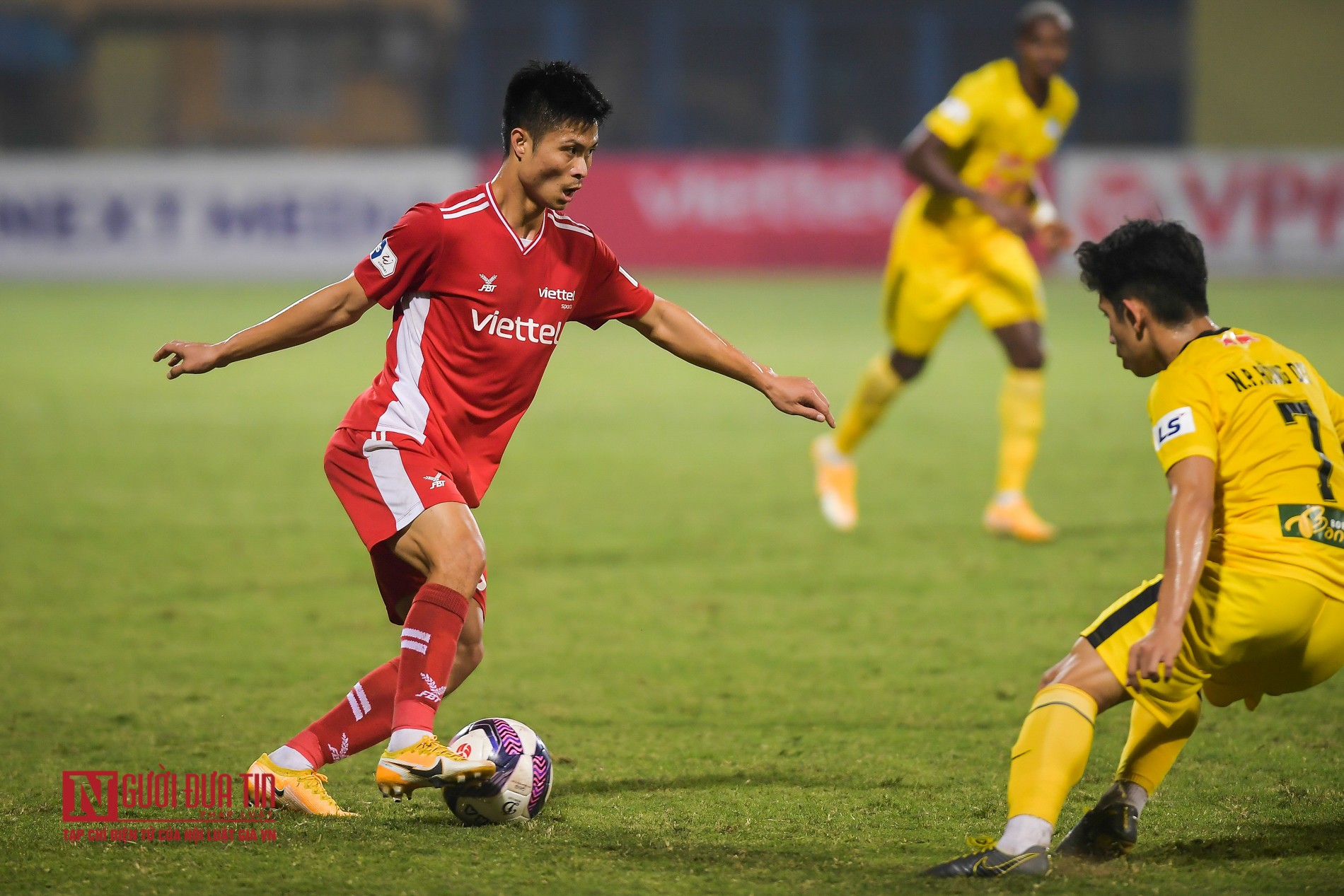 Thể thao - Chùm ảnh: Đánh bại Viettel, HAGL lên đầu bảng V-League (Hình 6).