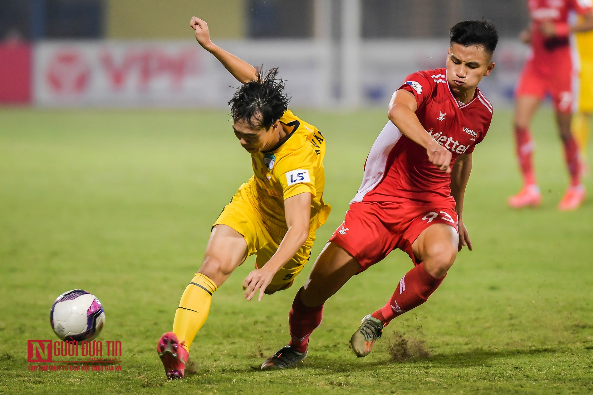 Thể thao - Chùm ảnh: Đánh bại Viettel, HAGL lên đầu bảng V-League (Hình 16).