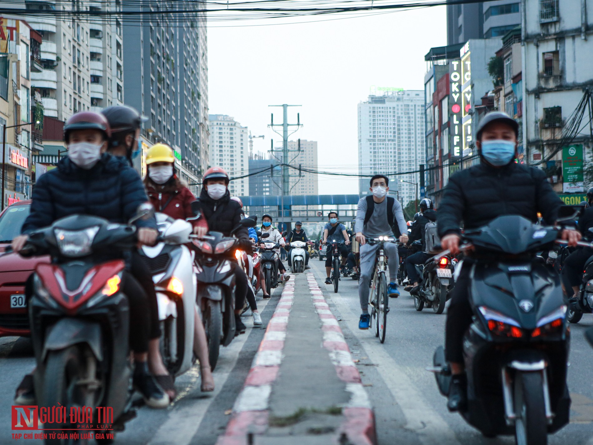 Dân sinh - Hà Nội: Nối đuôi nhau đi ngược chiều qua hầm chui đang thi công (Hình 4).