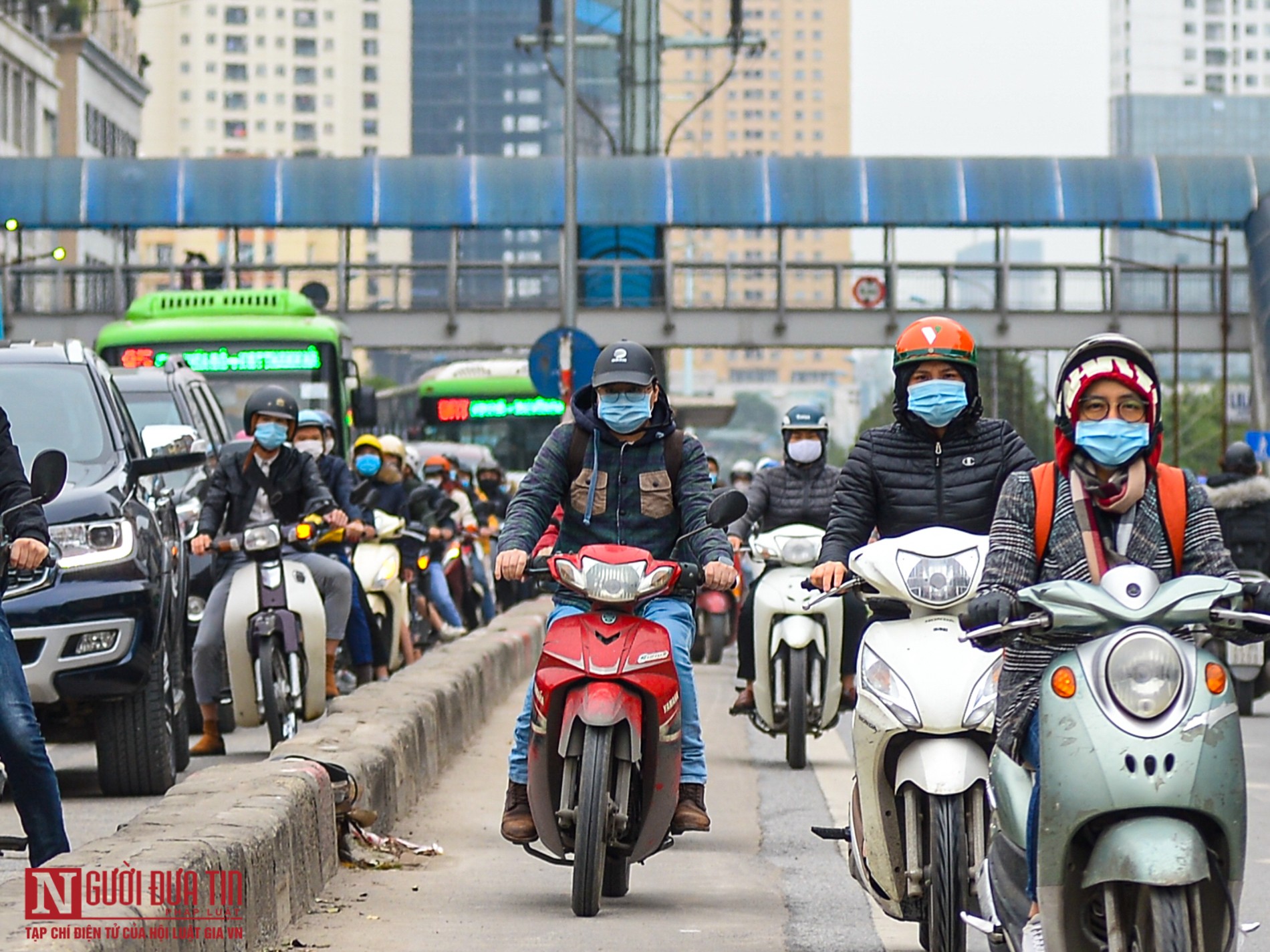 Dân sinh - Hà Nội: Nối đuôi nhau đi ngược chiều qua hầm chui đang thi công (Hình 2).