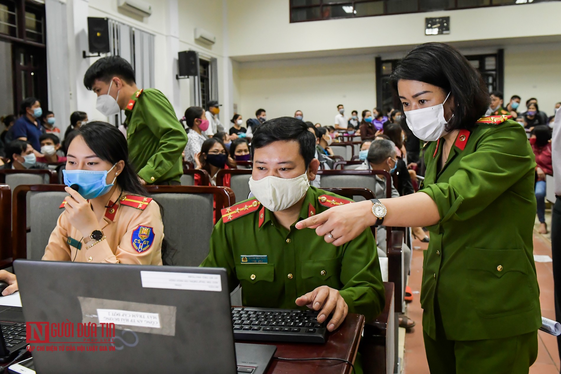 Dân sinh - Hải Dương: Xuyên đêm làm thẻ căn cước công dân gắn chip (Hình 4).