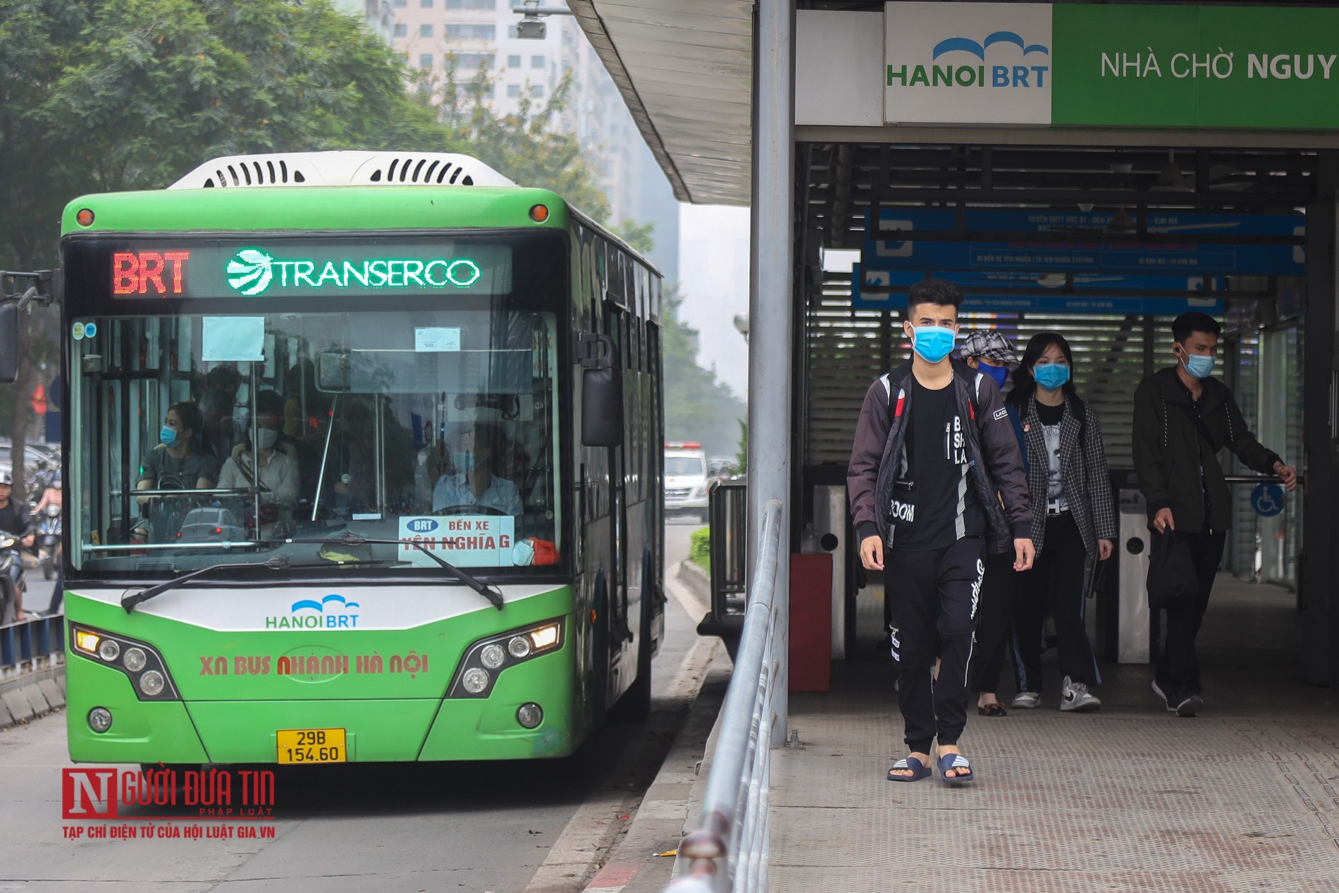 Dân sinh - Đường BRT “thất thủ”, xe buýt nhanh “nhảy” khỏi làn ưu tiên (Hình 4).