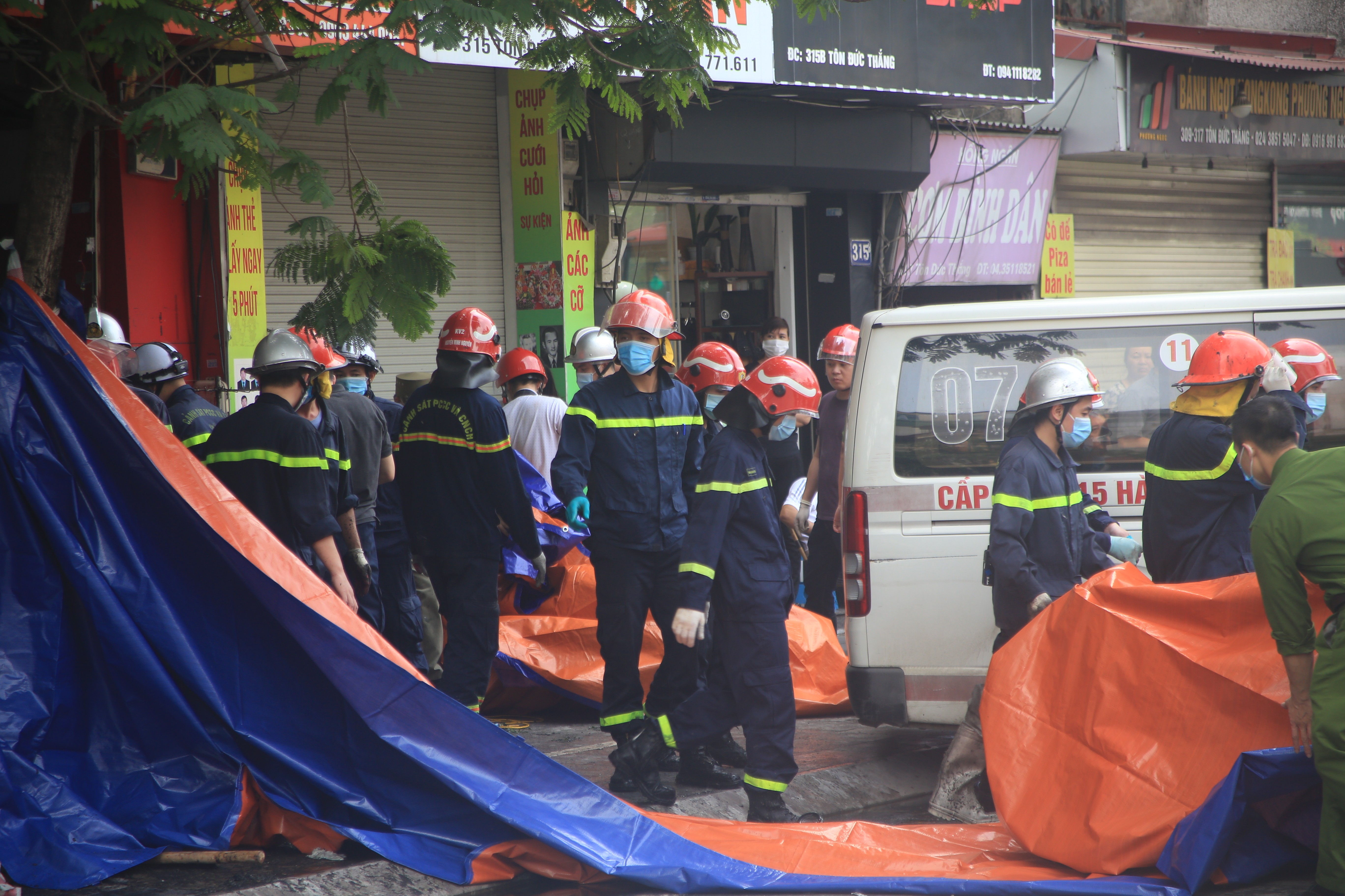 Dân sinh - Hà Nội: Nhân chứng bàng hoàng kể về vụ cháy khiến cả gia đình tử vong thương tâm  (Hình 9).
