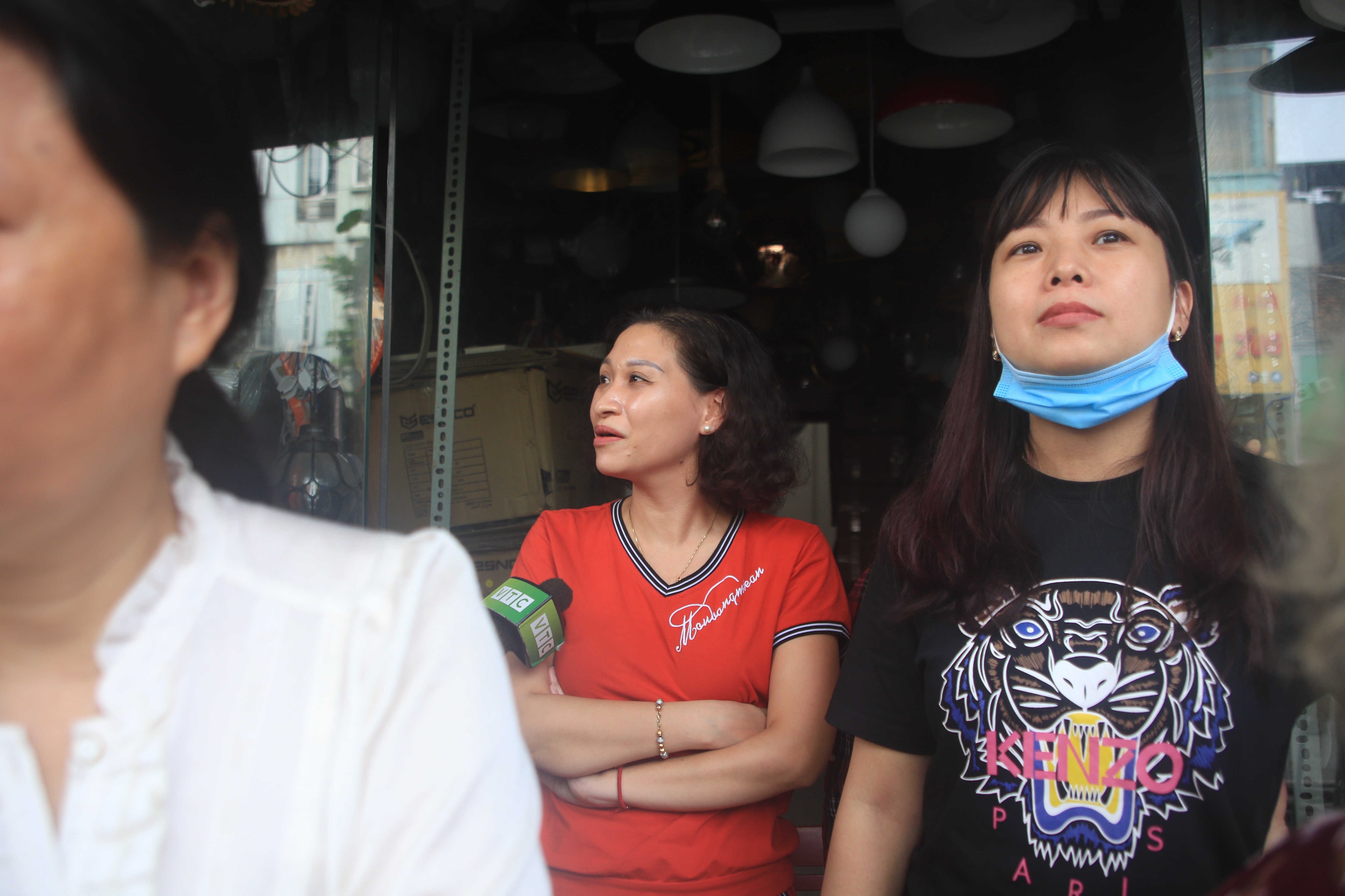 Dân sinh - Hà Nội: Nhân chứng bàng hoàng kể về vụ cháy khiến cả gia đình tử vong thương tâm  (Hình 7).
