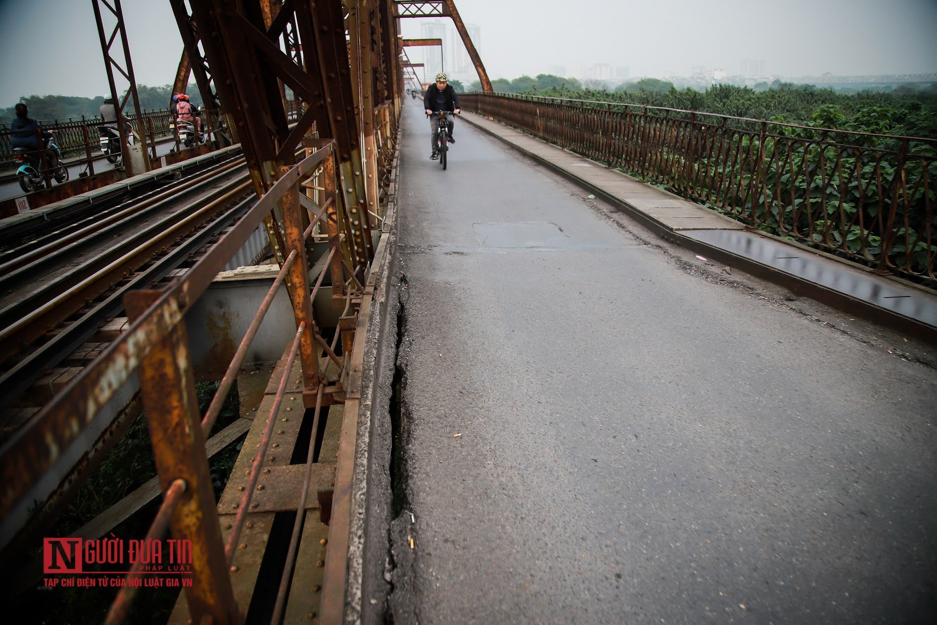 Dân sinh - Cầu Long Biên xuống cấp nghiêm trọng (Hình 10).