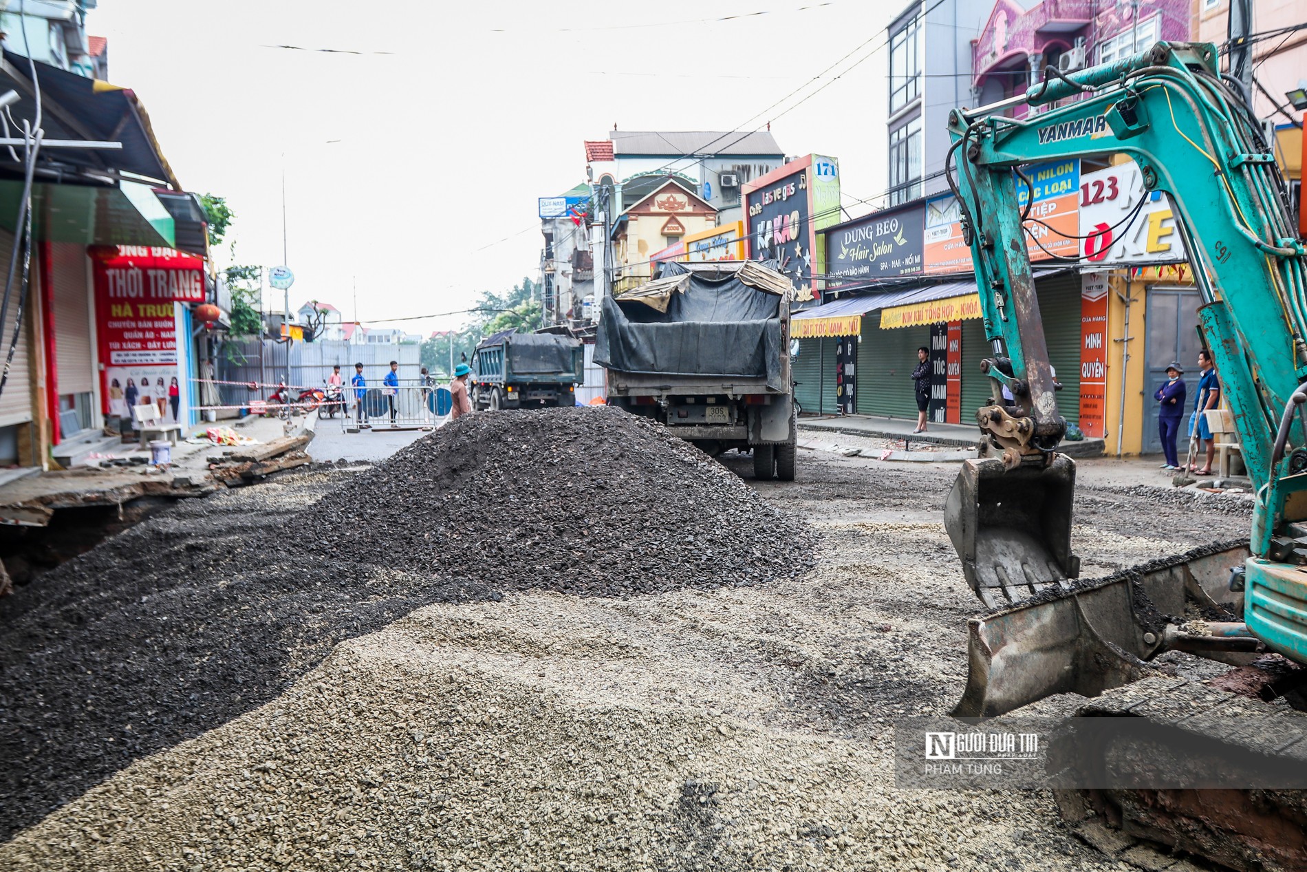 Dân sinh - Hà Nội: San lấp “hố tử thần” hơn 100m2 (Hình 6).