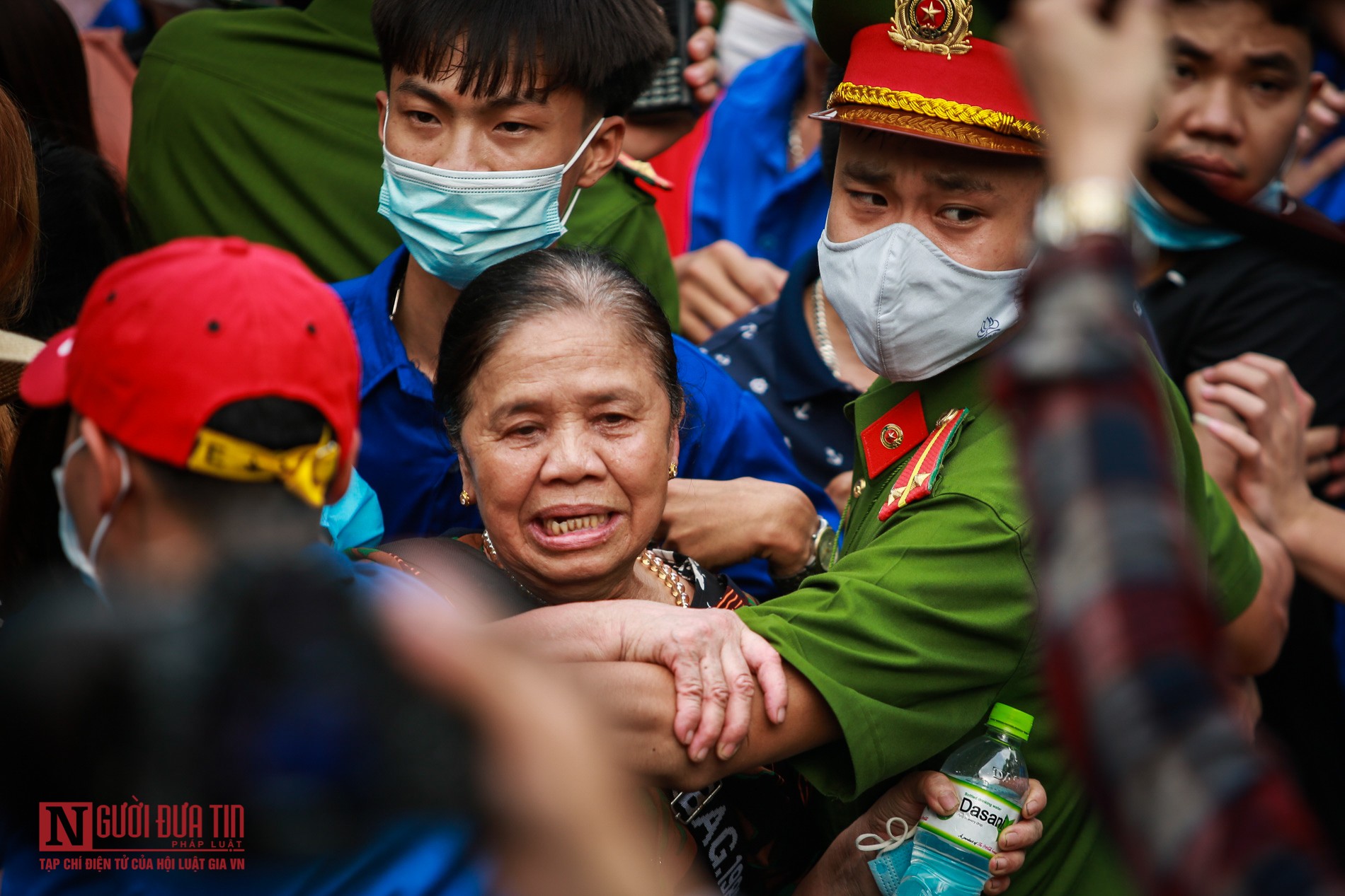 Văn hoá - 'Biển người' đổ về đền Hùng ngày chính hội (Hình 9).