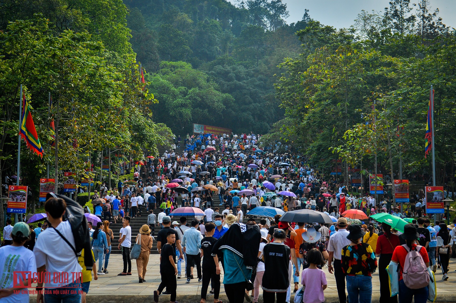 Văn hoá - 'Biển người' đổ về đền Hùng ngày chính hội (Hình 13).