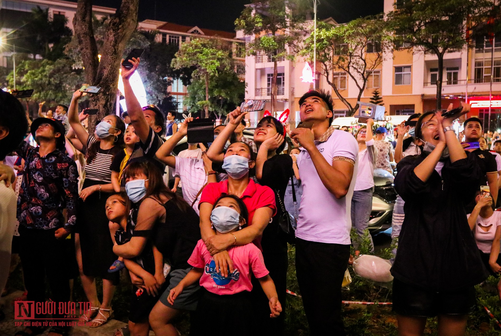 Văn hoá - Mãn nhãn pháo hoa trên bầu trời đất Tổ (Hình 5).