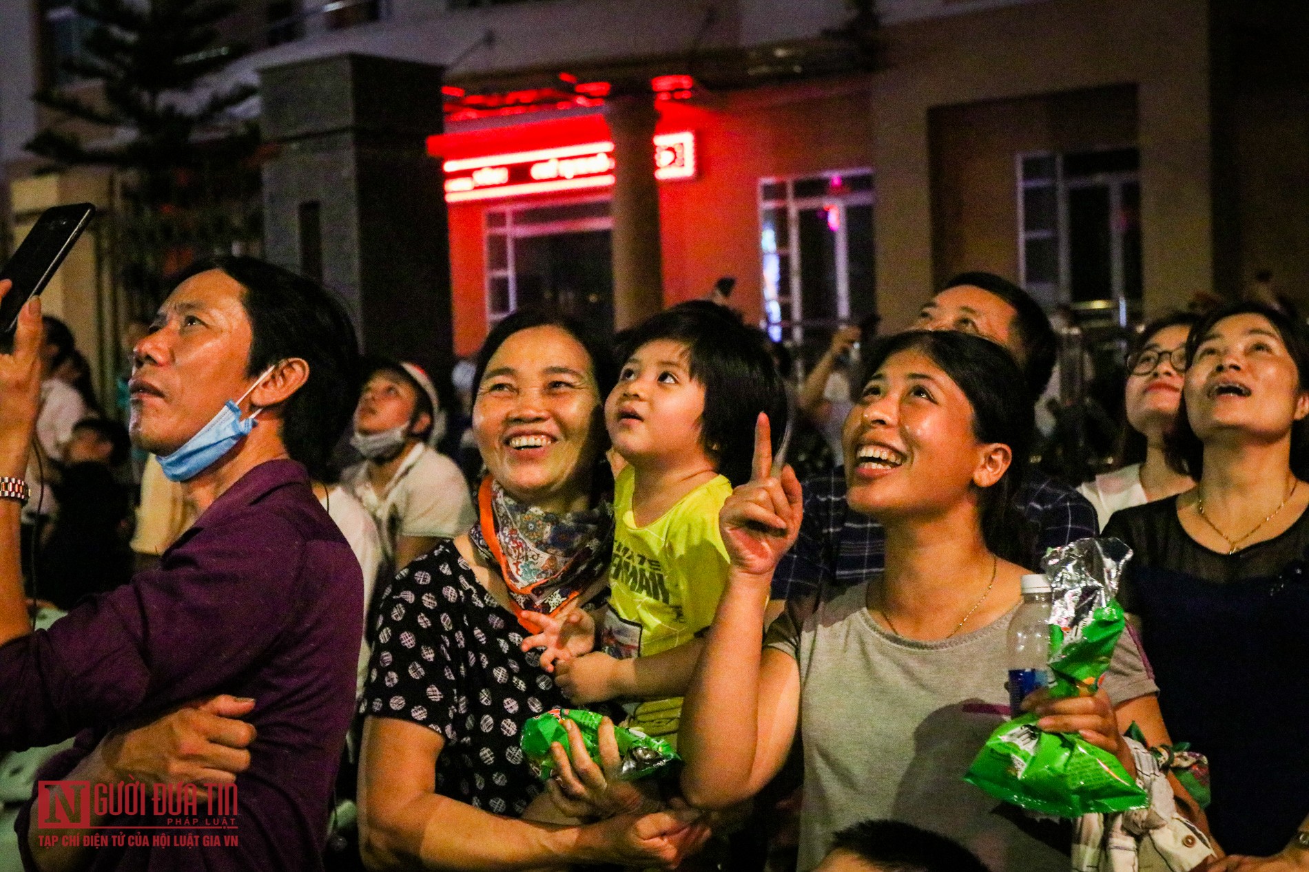 Văn hoá - Mãn nhãn pháo hoa trên bầu trời đất Tổ (Hình 6).