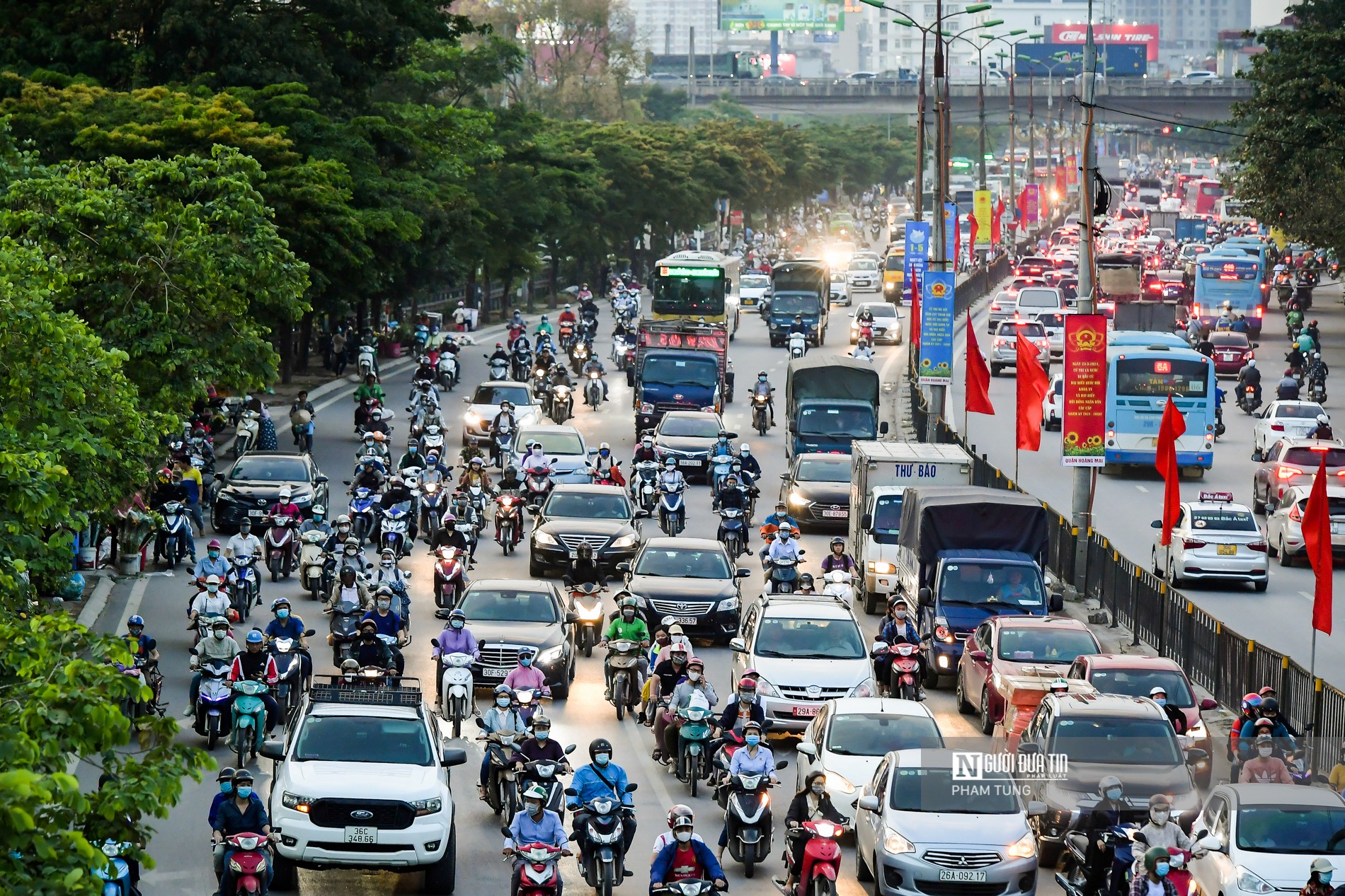 Dân sinh - Nghỉ lễ 30/4, 1/5: Cửa ngõ Thủ đô hỗn loạn, ùn tắc kéo dài (Hình 7).