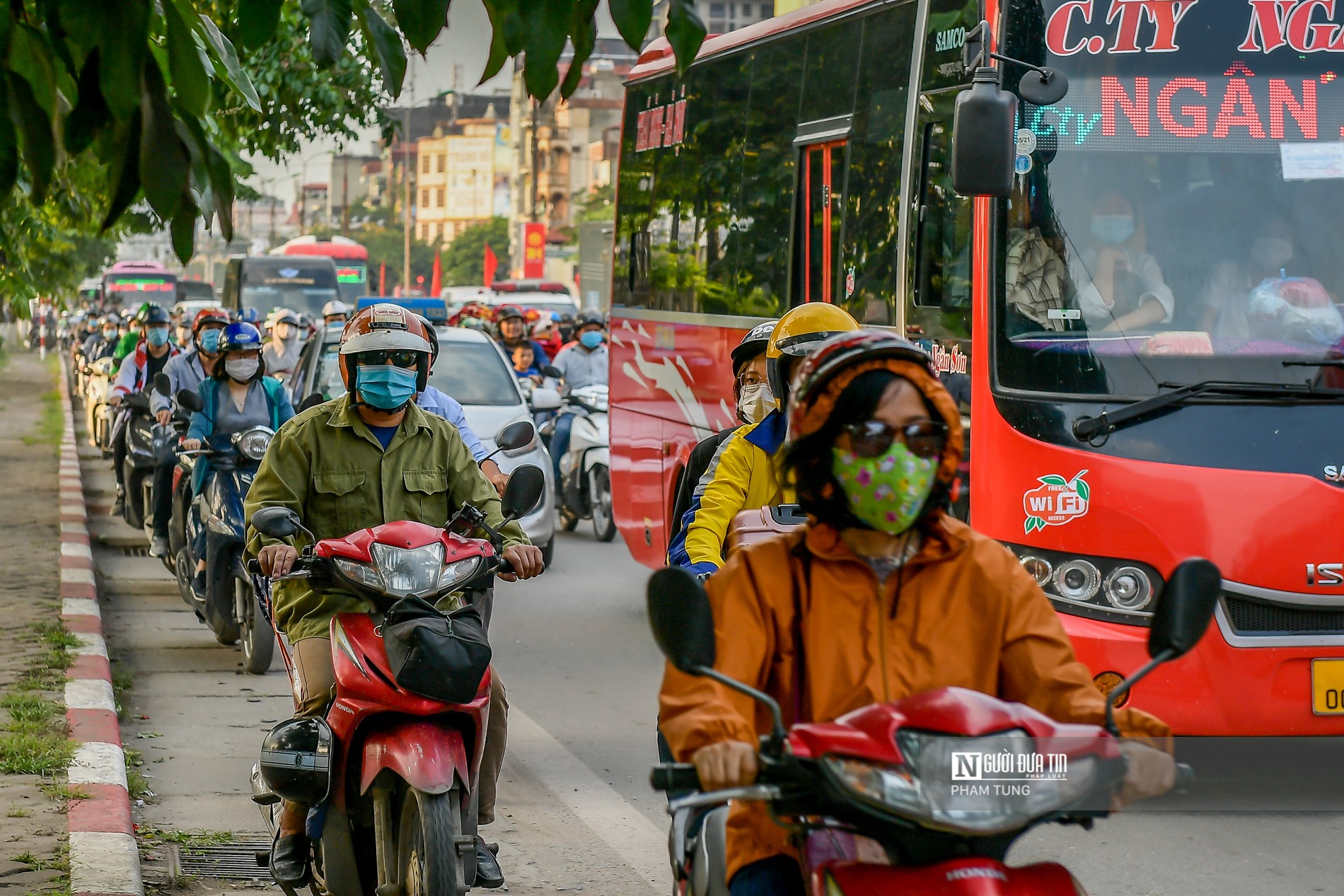 Dân sinh - Nghỉ lễ 30/4, 1/5: Cửa ngõ Thủ đô hỗn loạn, ùn tắc kéo dài (Hình 6).