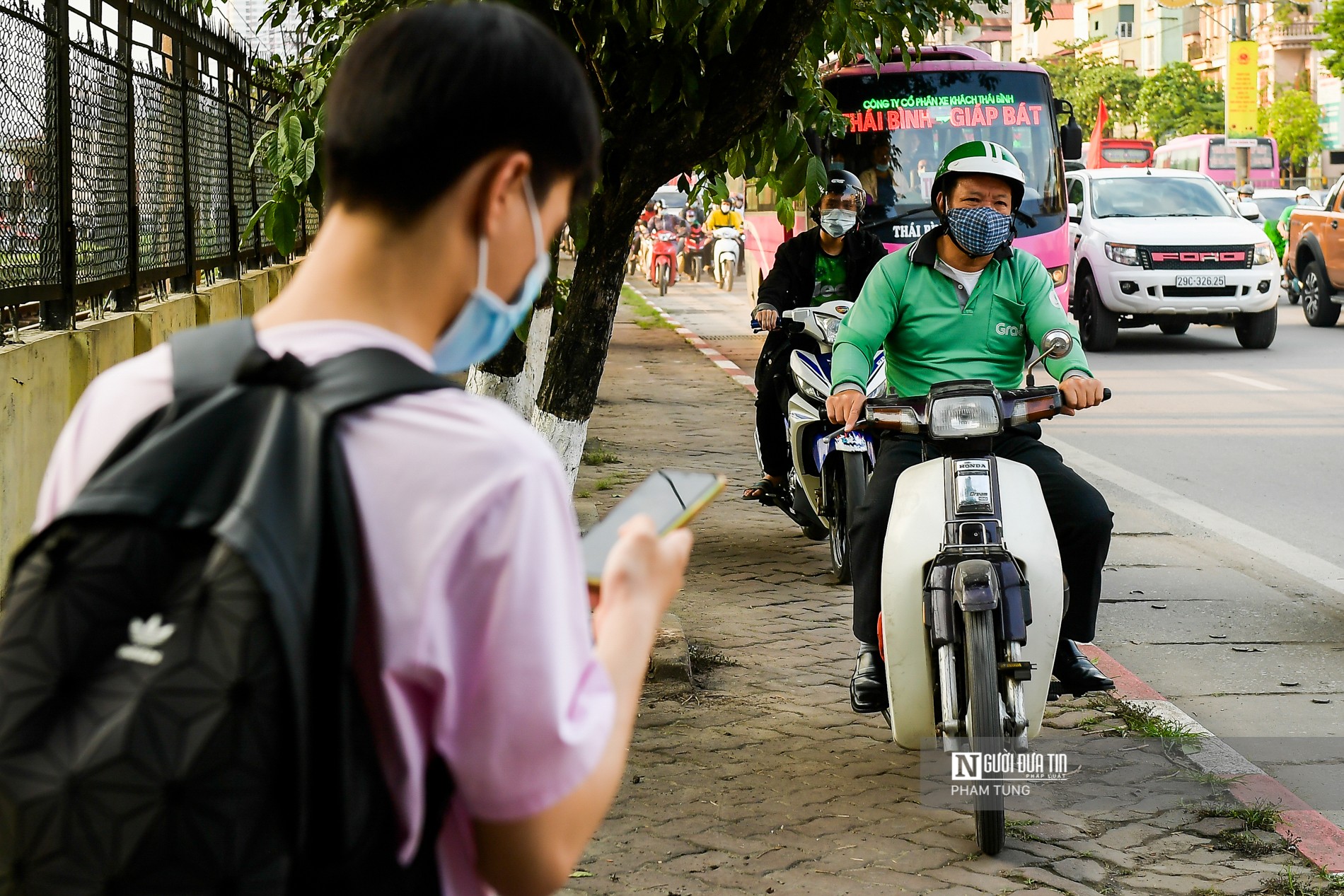 Dân sinh - Nghỉ lễ 30/4, 1/5: Cửa ngõ Thủ đô hỗn loạn, ùn tắc kéo dài (Hình 4).