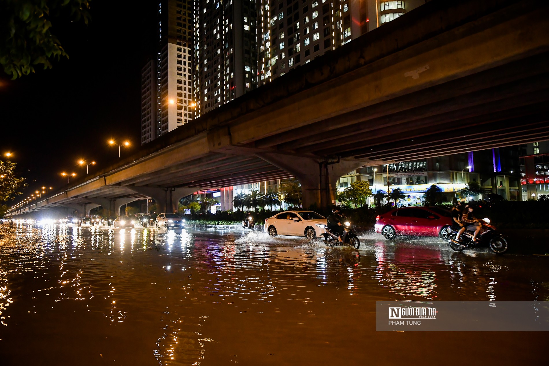 Dân sinh - Hà Nội: Mưa lớn kéo dài, ngập nhiều tuyến phố (Hình 7).