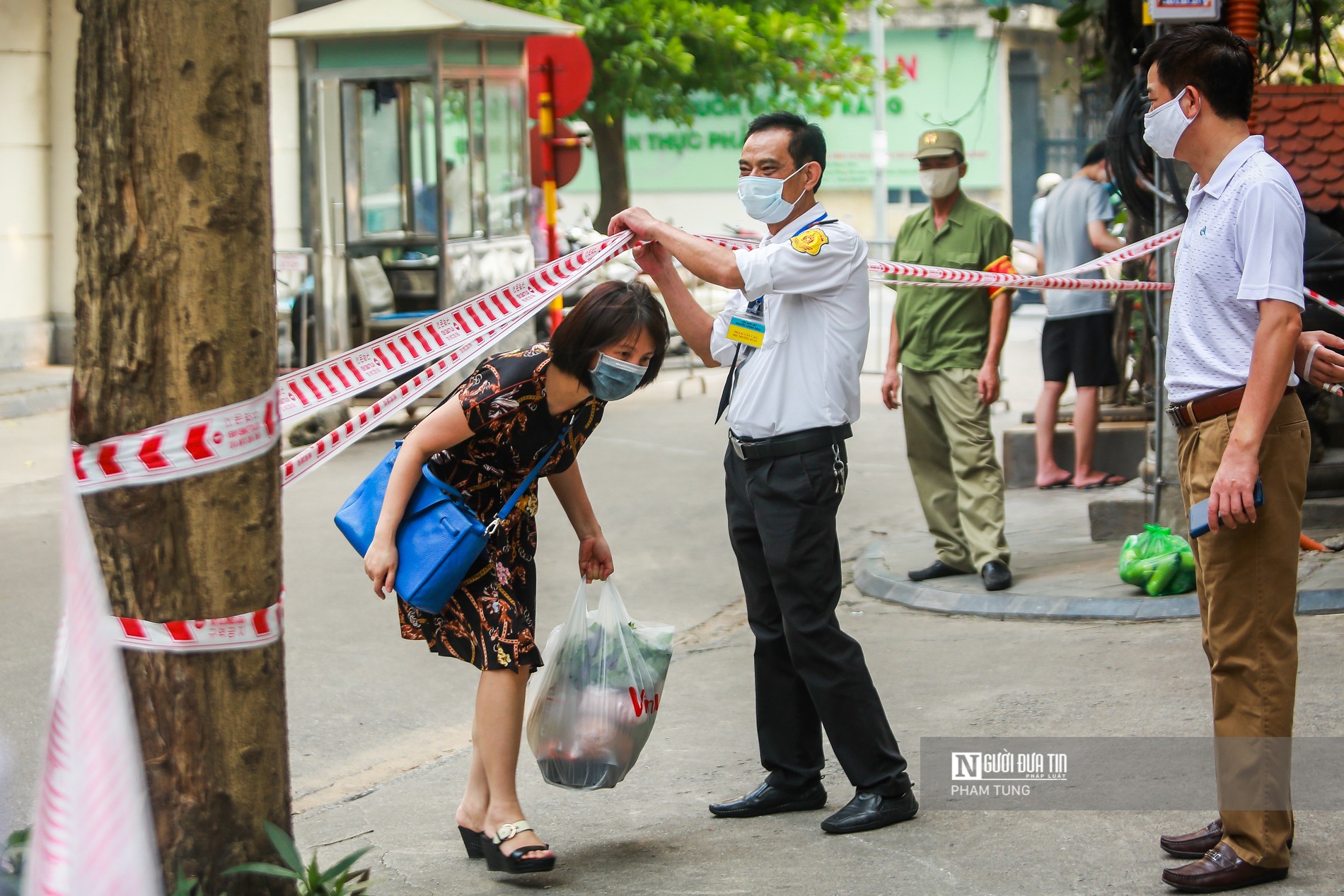 Dân sinh - Hà Nội: Cách ly y tế tòa chung cư 2000 dân do liên quan đến Covid-19 (Hình 8).