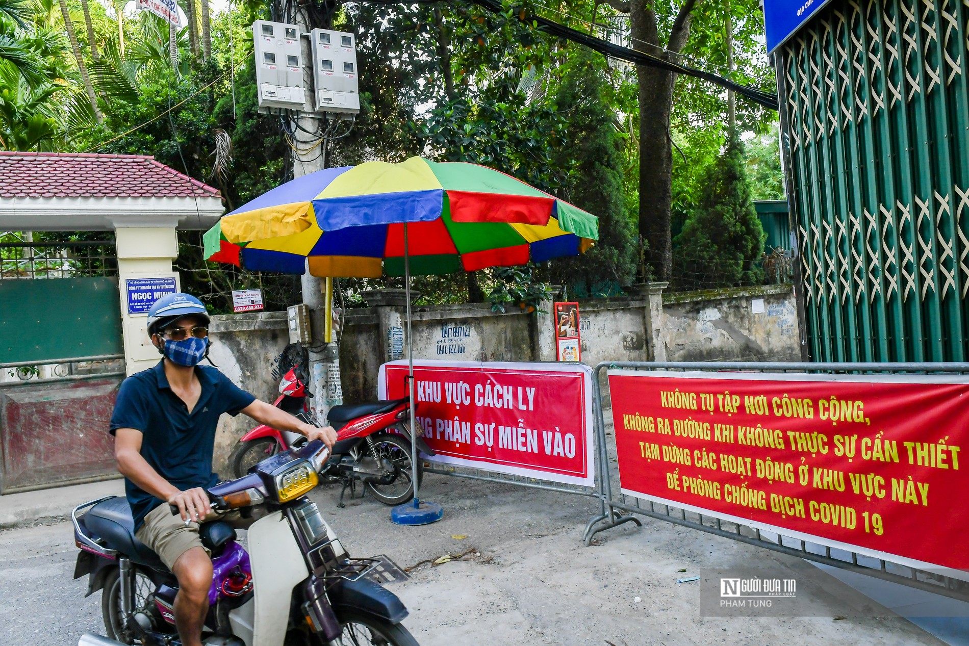 Sự kiện - Hà Nội: Phong tỏa khu dân cư tại Long Biên do liên quan đến Covid-19 (Hình 2).