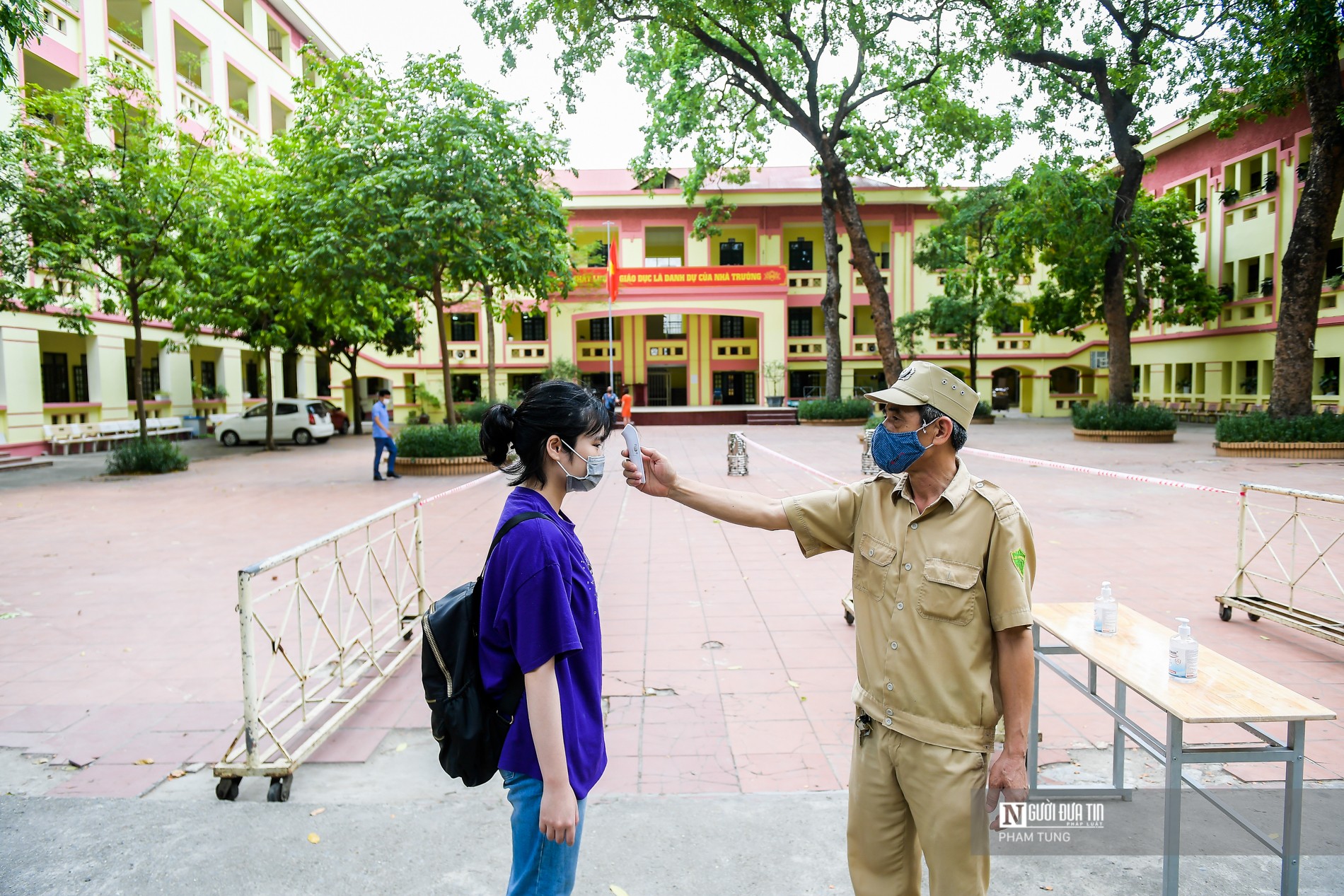 Giáo dục - Hà Nội: Trường học tất bật dọn dẹp chuẩn bị thi vào lớp 10 (Hình 7).