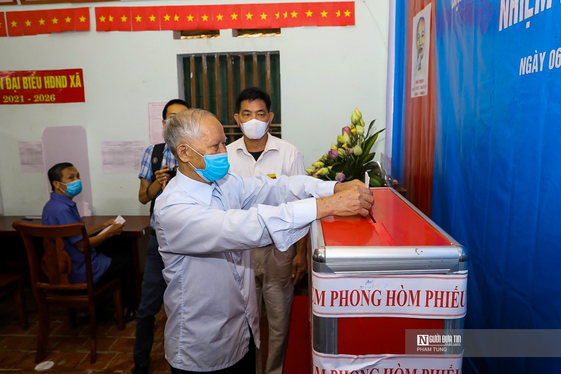 Sự kiện - Hà Nội: Hơn 1.000 cử tri xã Tráng Việt đi bầu cử lại (Hình 8).