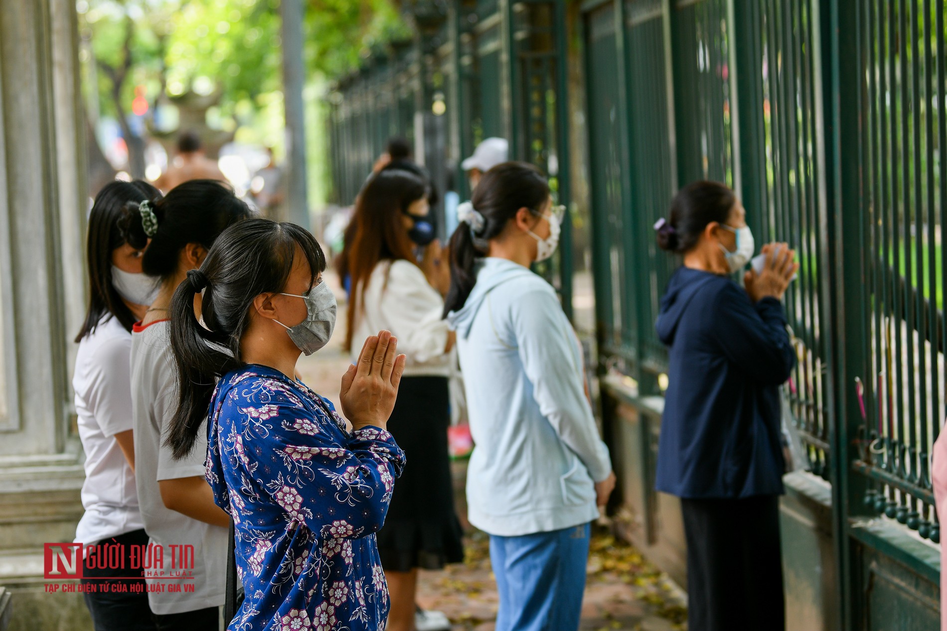 Dân sinh - Hà Nội: Sĩ tử vái vọng cầu may chuẩn bị thi vào lớp 10 (Hình 2).