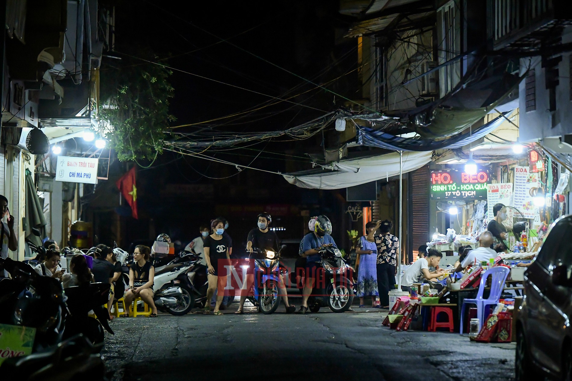 Dân sinh - Hà Nội: Hàng loạt quán ăn, uống bất chấp lệnh cấm hoạt động sau 21h (Hình 8).