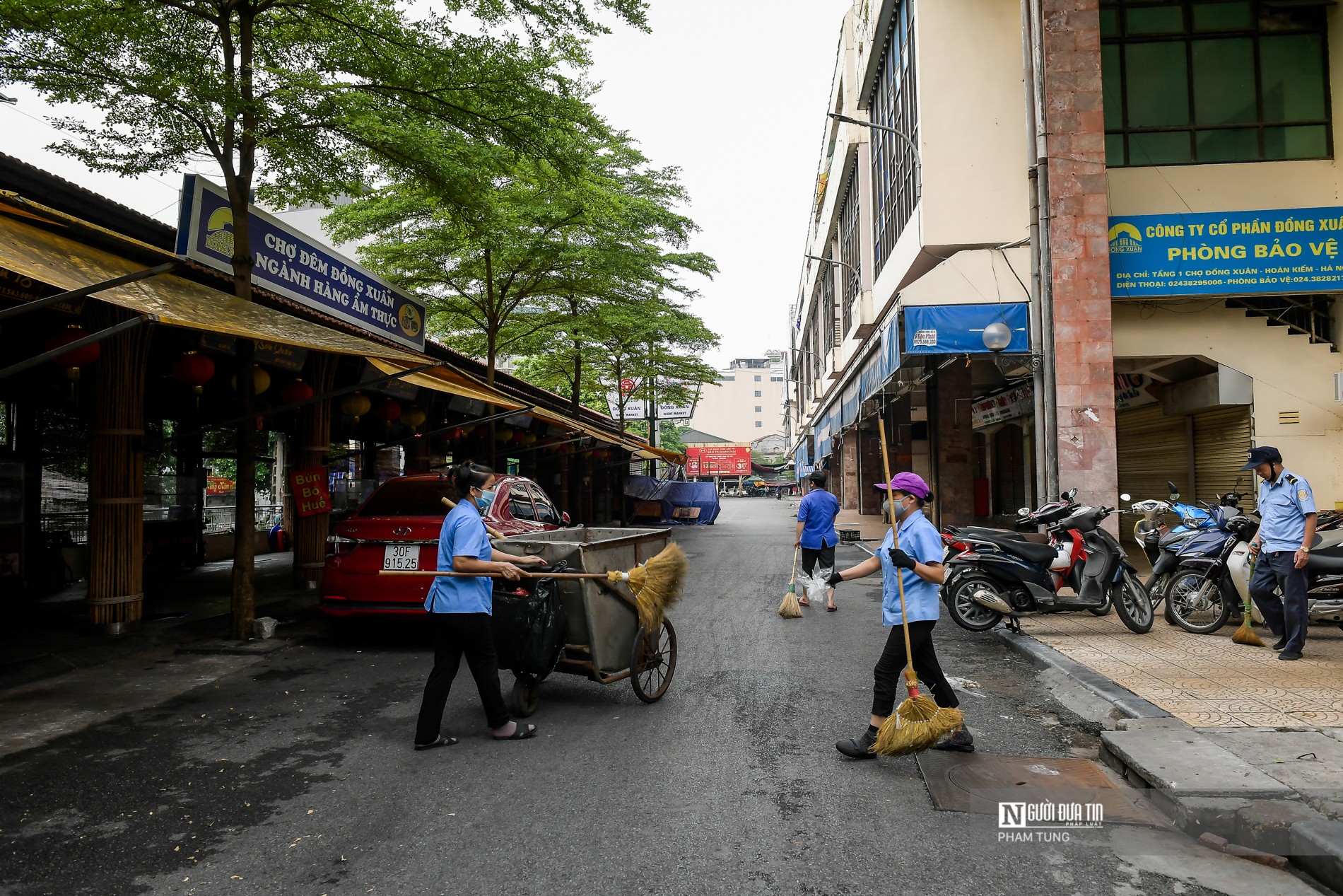 Tiêu dùng & Dư luận - Hà Nội: Chợ Đồng Xuân cửa đóng then cài phòng dịch Covid-19 (Hình 12).