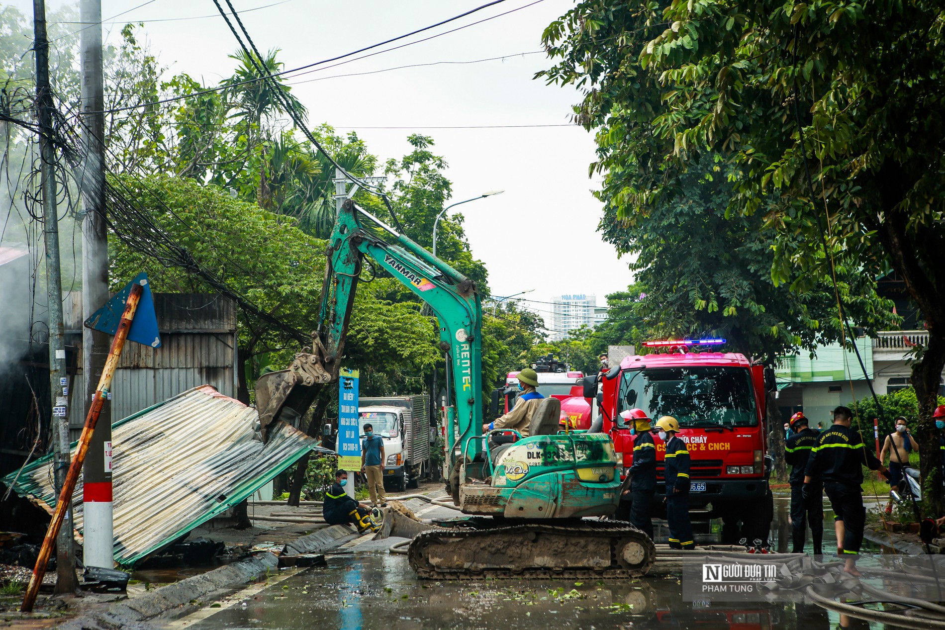 Dân sinh - Hà Nội: Cháy lớn tại kho xưởng ống nhựa và thiết bị điện tử (Hình 9).