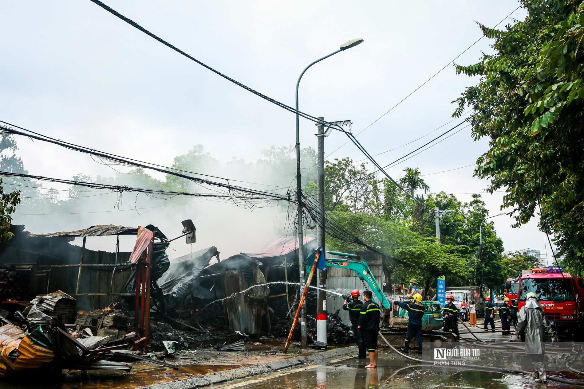 Dân sinh - Hà Nội: Cháy lớn tại kho xưởng ống nhựa và thiết bị điện tử (Hình 8).