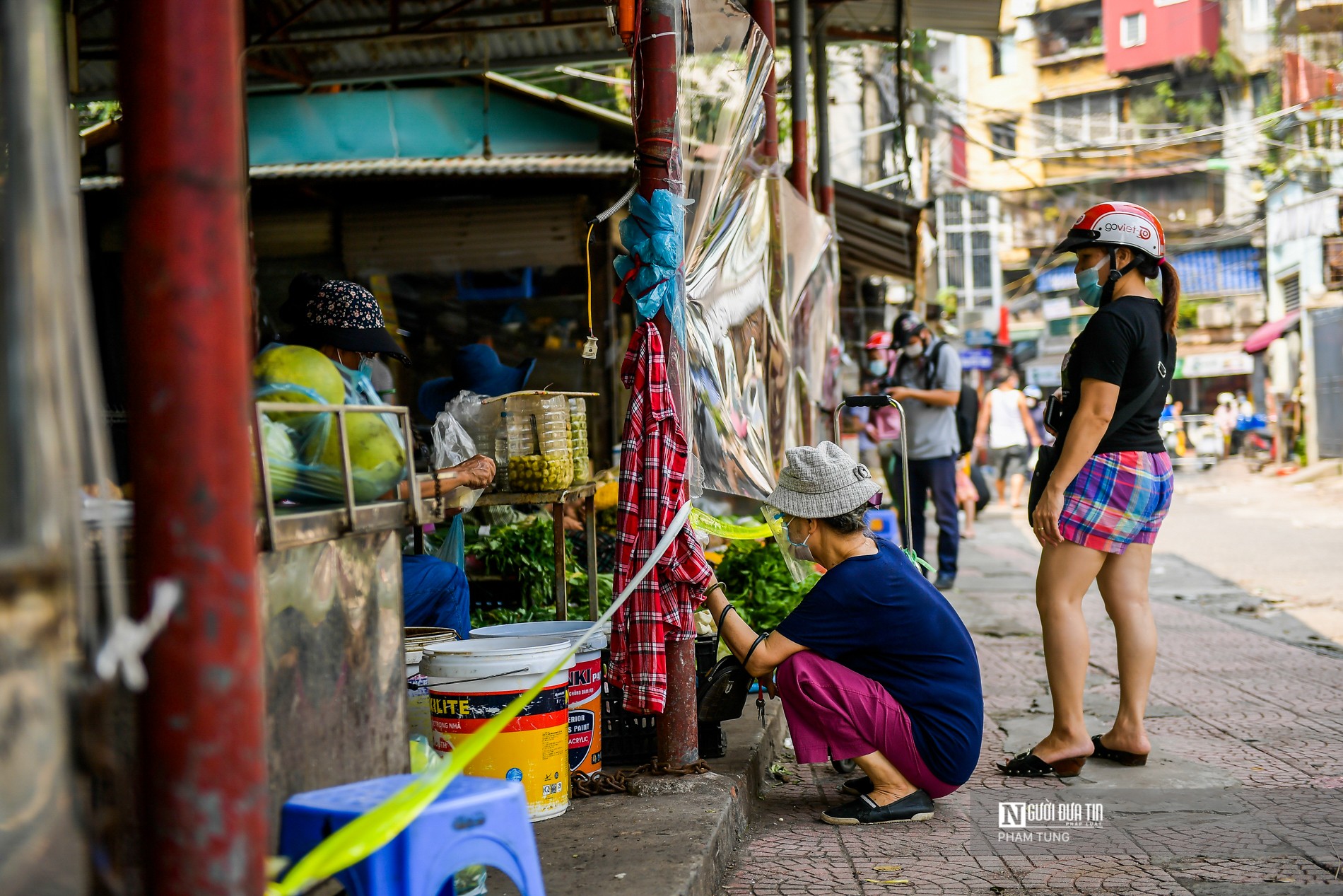 Dân sinh - Hà Nội: Chợ dân sinh bọc ni lông phòng dịch Covid-19  (Hình 9).