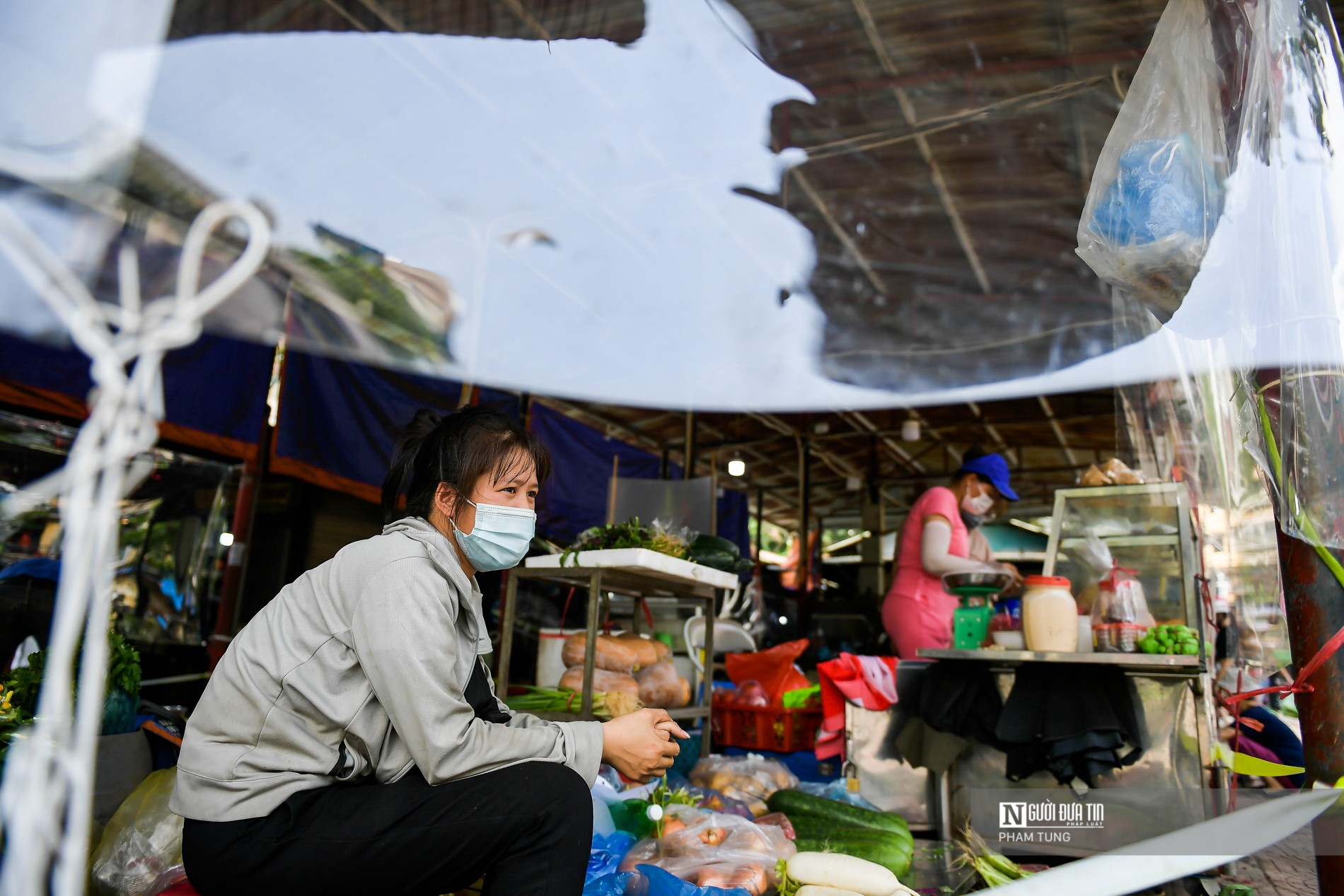 Dân sinh - Hà Nội: Chợ dân sinh bọc ni lông phòng dịch Covid-19  (Hình 3).