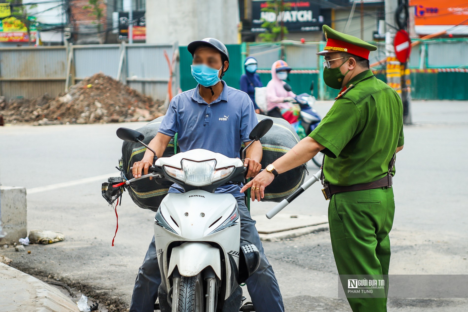 Dân sinh - Hà Nội: Nhiều shipper bị lập biên bản (Hình 5).