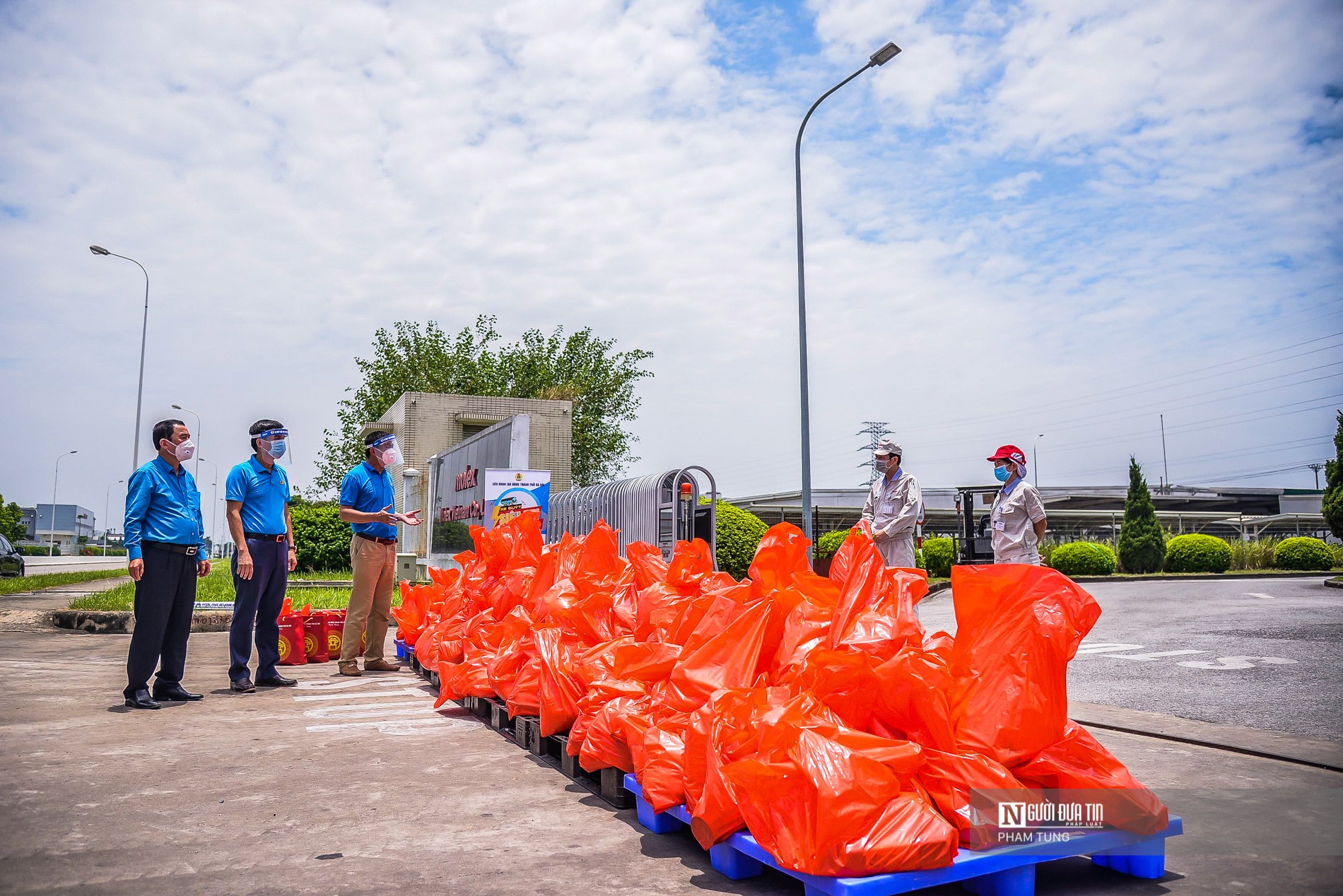 Dân sinh - Khởi động 'xe buýt siêu thị 0 đồng' hỗ trợ người lao động (Hình 6).