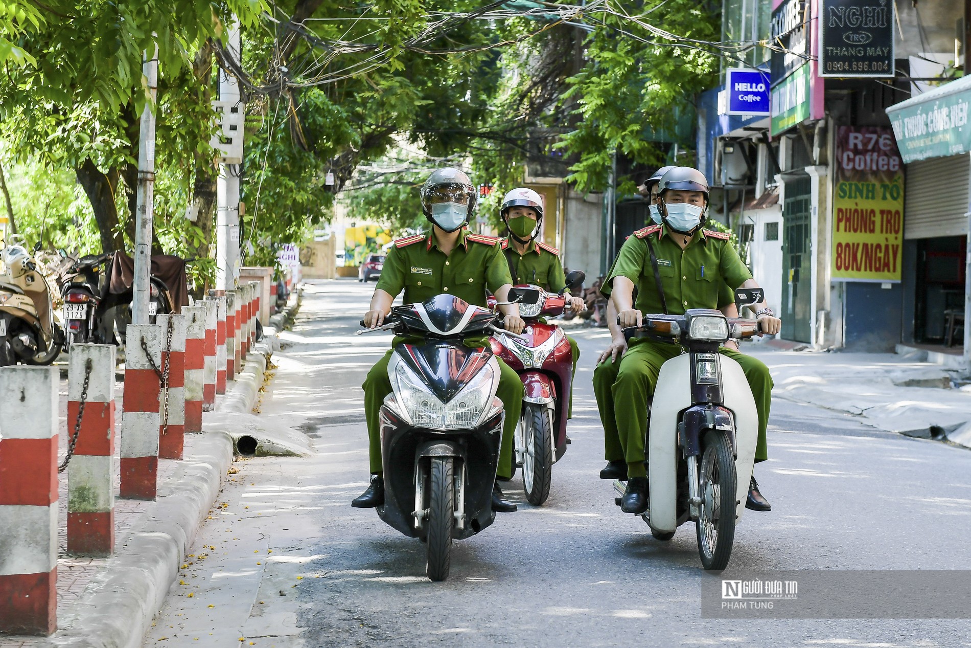 Sự kiện - Xuất trình giấy đi đường của công ty cầm đồ, 3 người bị xử phạt