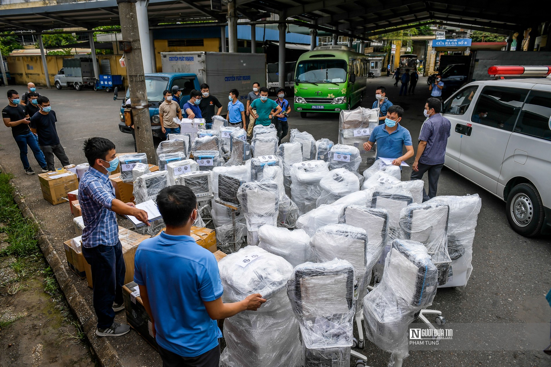 Sự kiện - Chuyển hàng trăm thiết bị y tế chi viện TP. Hồ Chí Minh chống dịch (Hình 4).