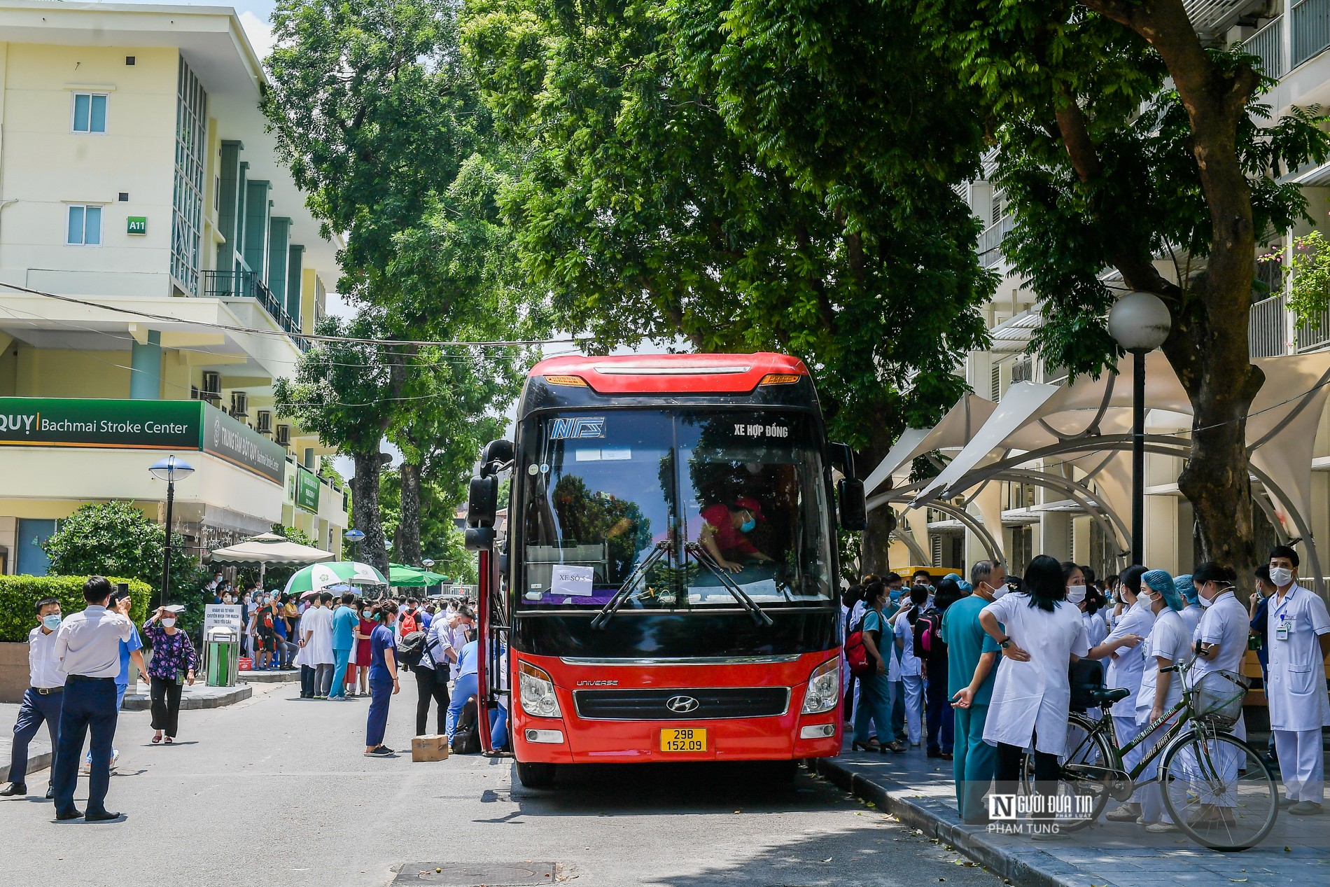 Sự kiện - Hà Nội: “Chi viện” gần 200 y, bác sĩ tinh nhuệ vào miền Nam chống dịch